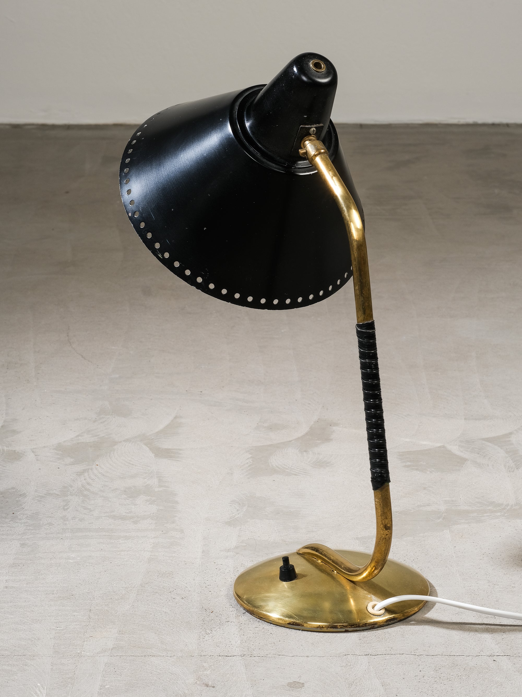 Mid-Century Modern Black & Brass Table/Desk Lamp by Valinte, Finland, 1950s