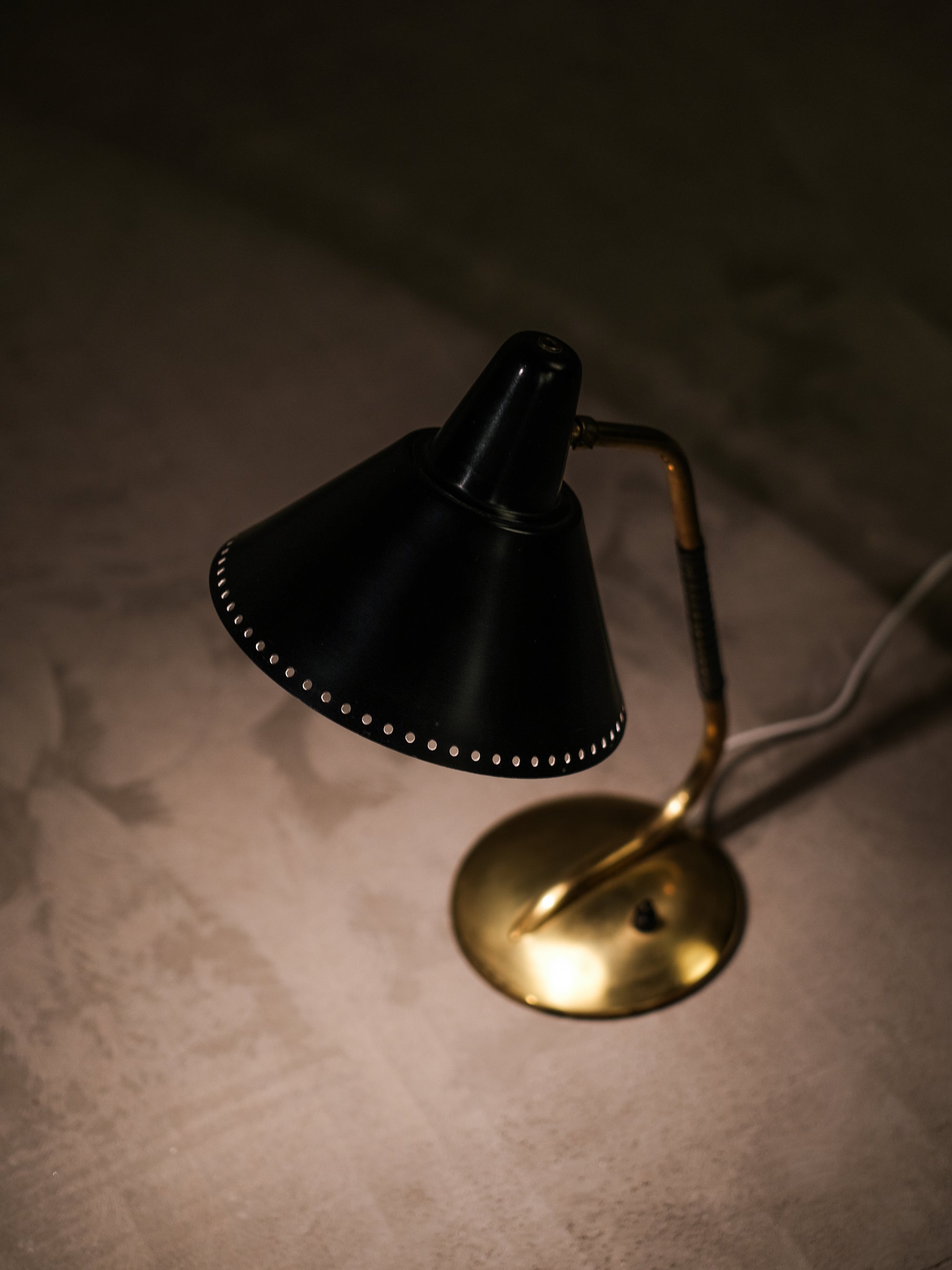 Mid-Century Modern Black & Brass Table/Desk Lamp by Valinte, Finland, 1950s