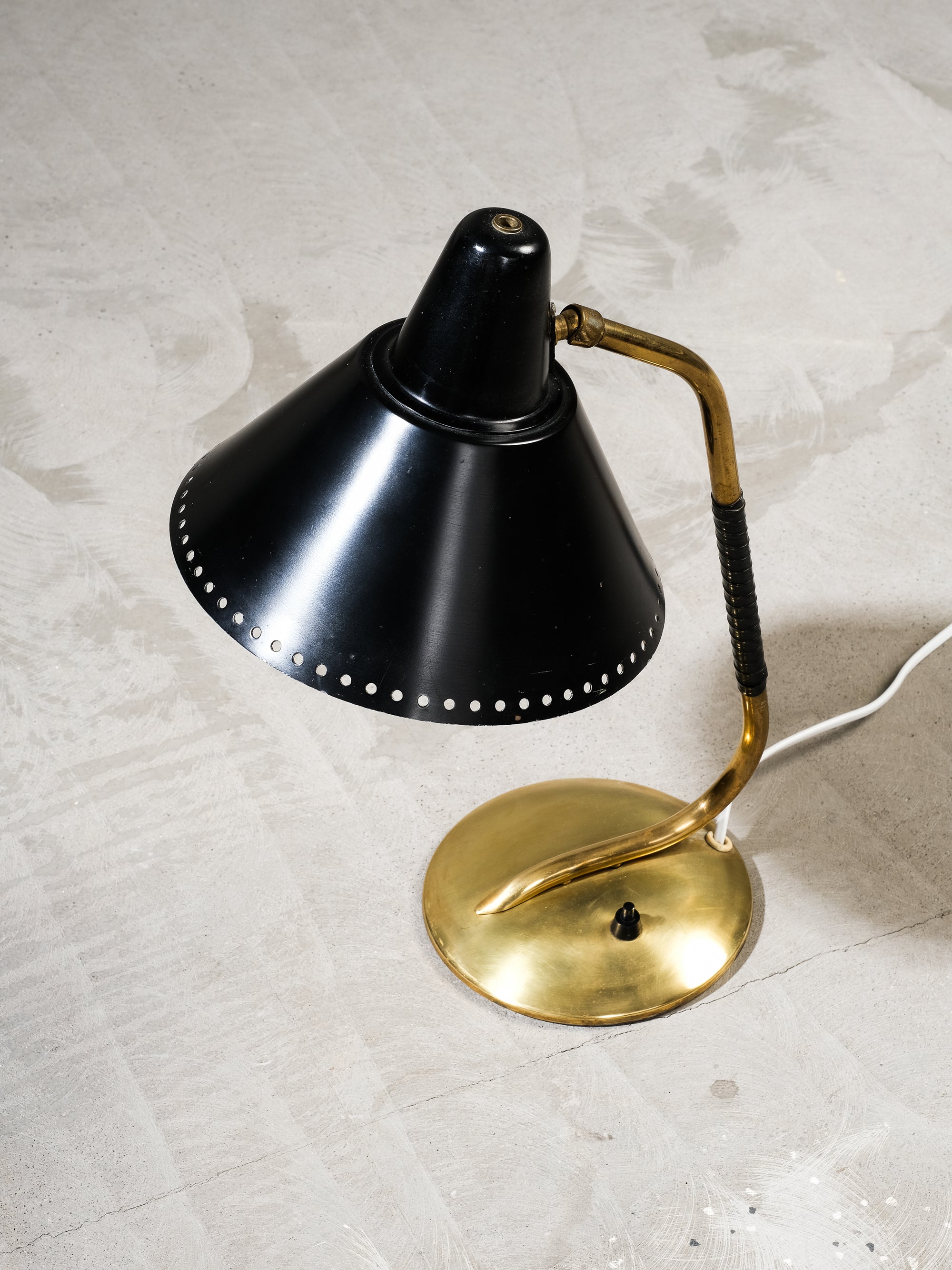 Mid-Century Modern Black & Brass Table/Desk Lamp by Valinte, Finland, 1950s