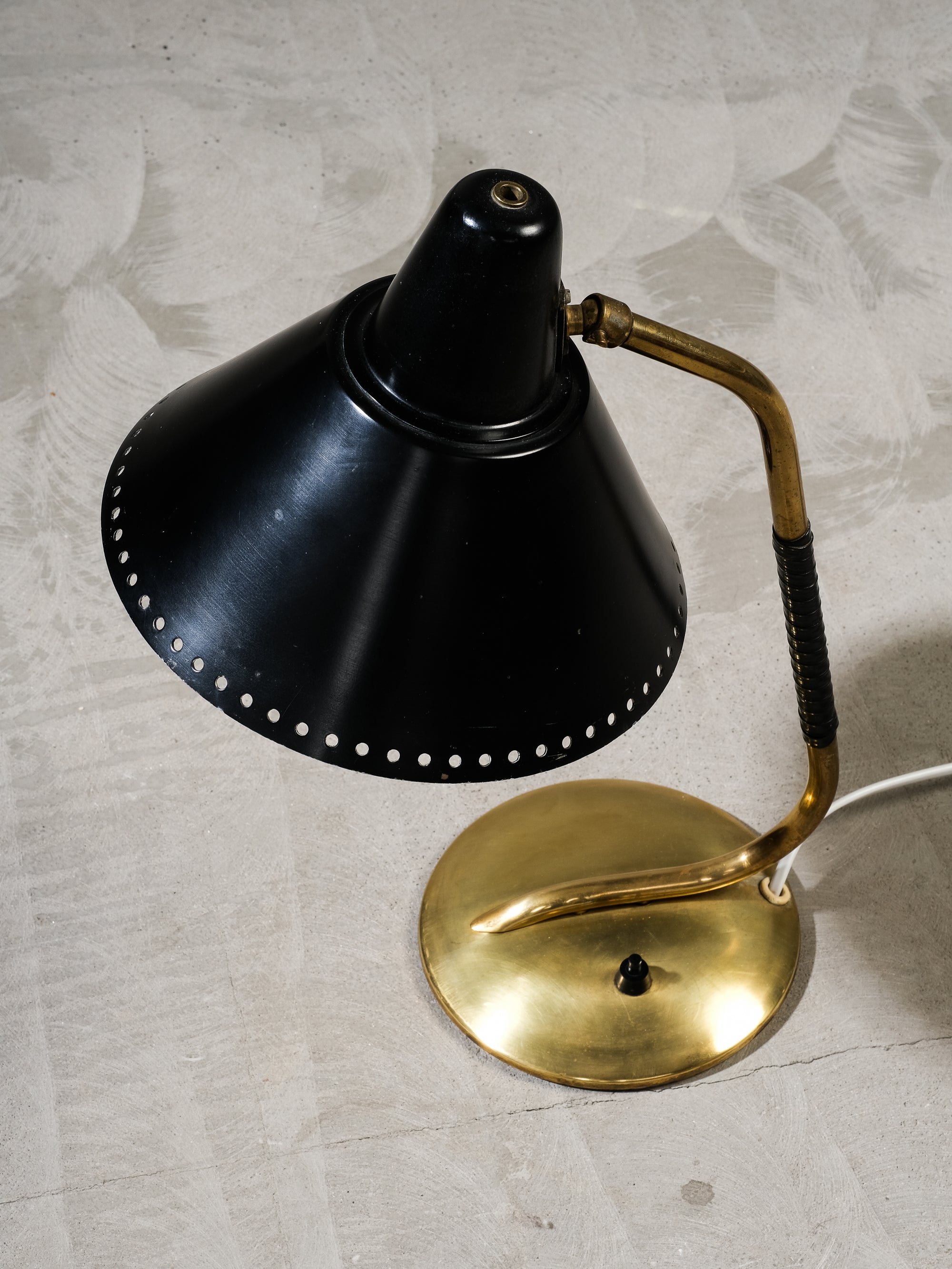 Mid-Century Modern Black & Brass Table/Desk Lamp by Valinte, Finland, 1950s