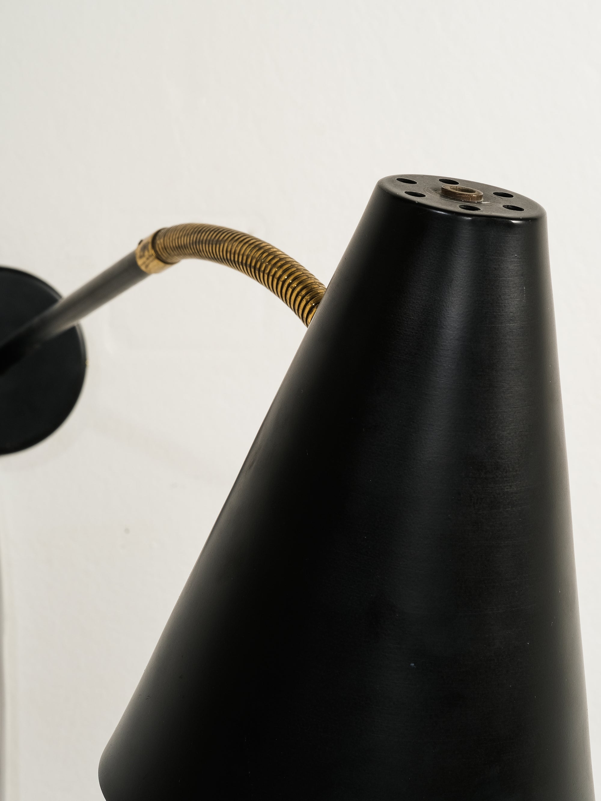 Mid-Century Modern Black & Brass Wall Lamp by Valinte, Finland, 1950s