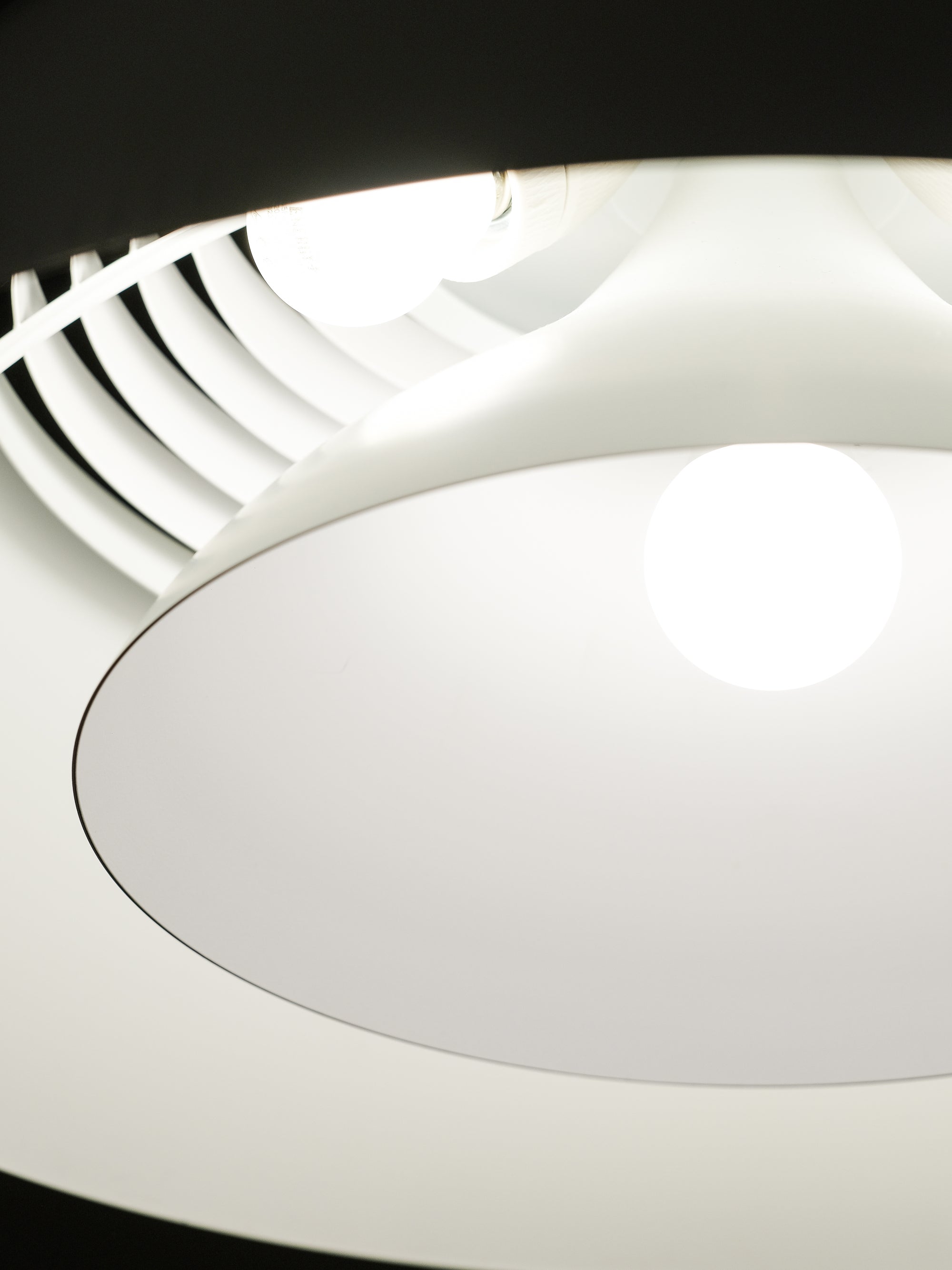 White 'AJ Royal' Pendant Lamp by Louis Poulsen, ø 50 cm
