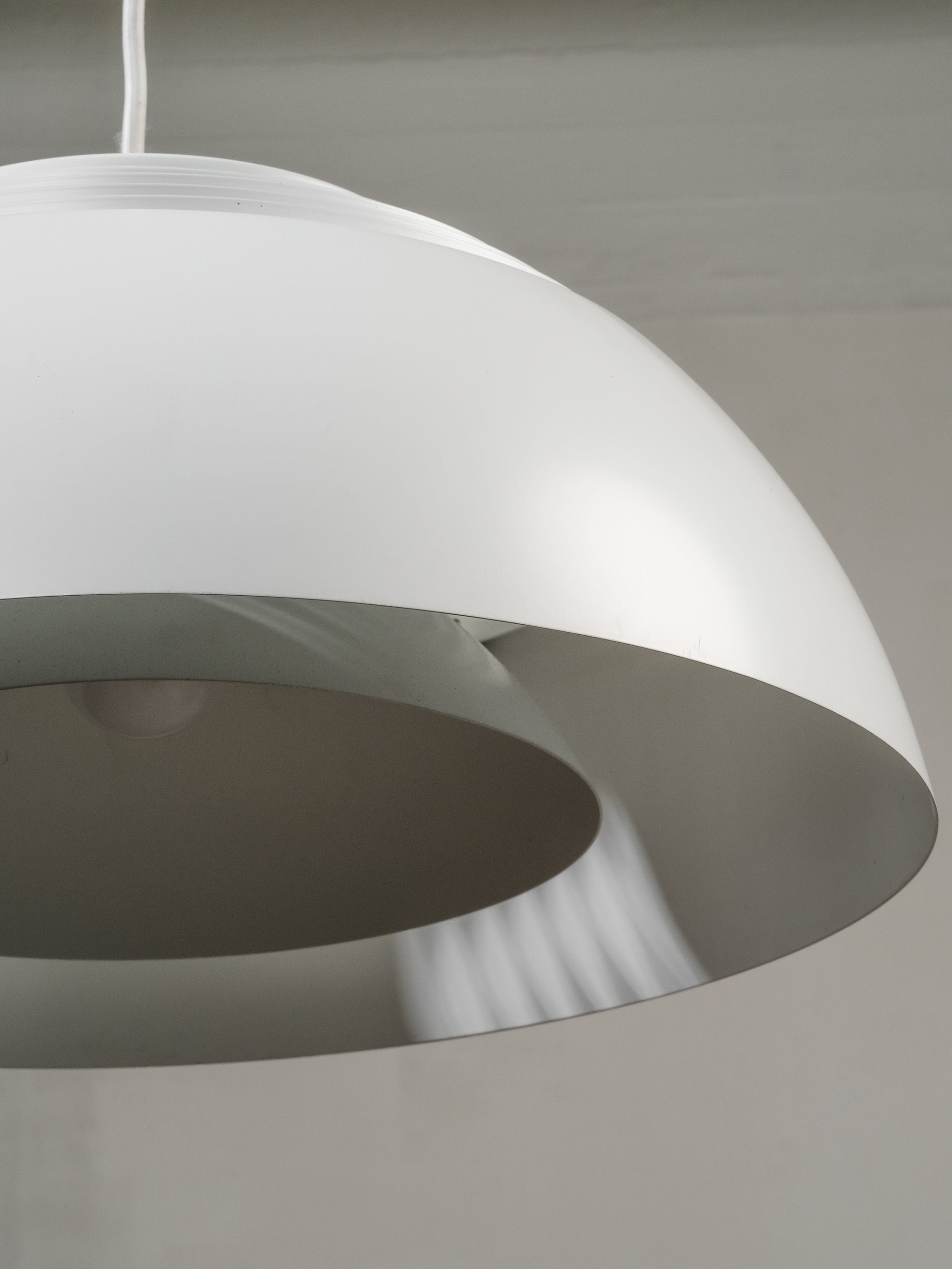 White 'AJ Royal' Pendant Lamp by Louis Poulsen, ø 50 cm