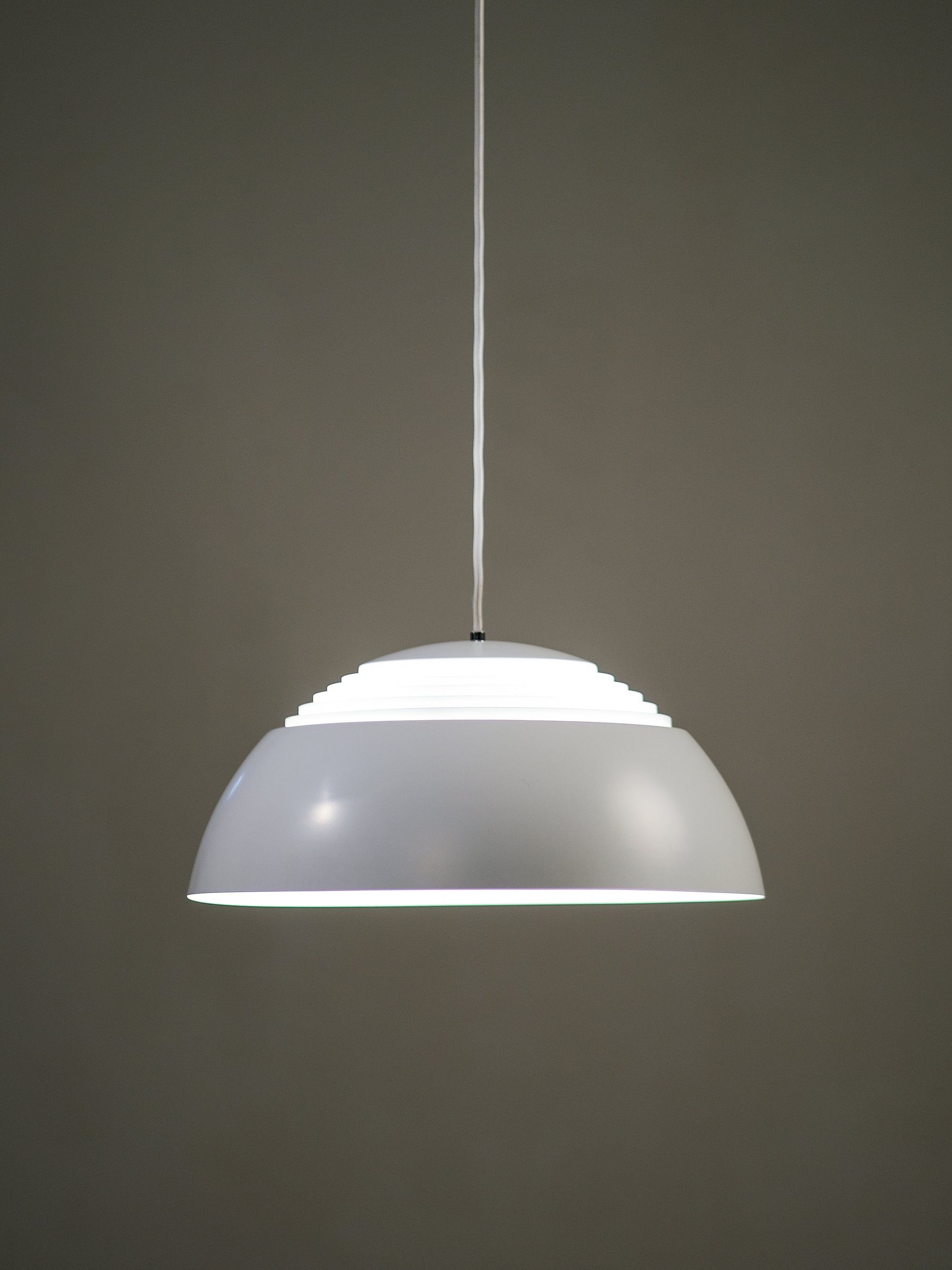 White 'AJ Royal' Pendant Lamp by Louis Poulsen, ø 50 cm