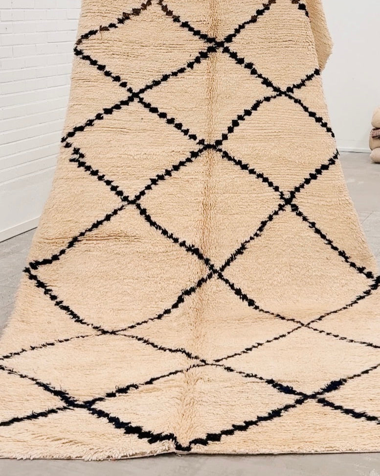 Moroccan Wool Rug | 368 x 210 cm