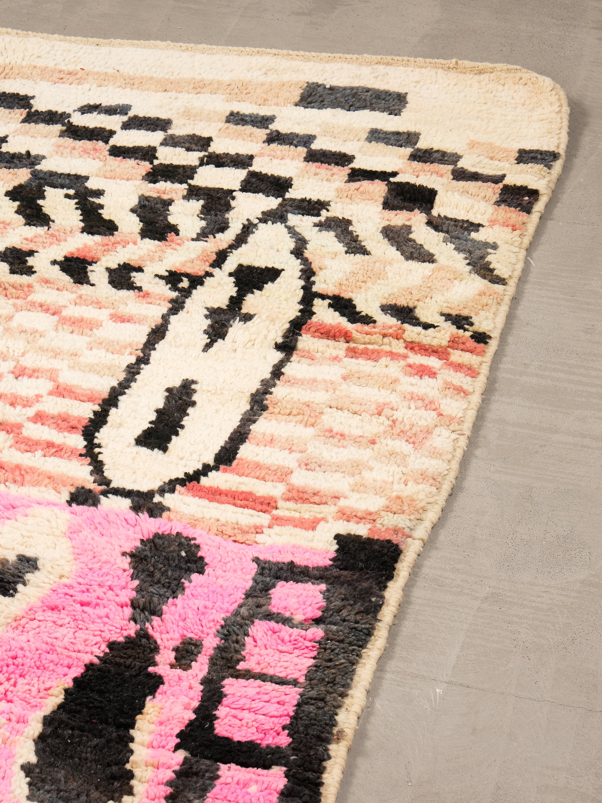 Moroccan Wool Rug | 280 x 160 cm