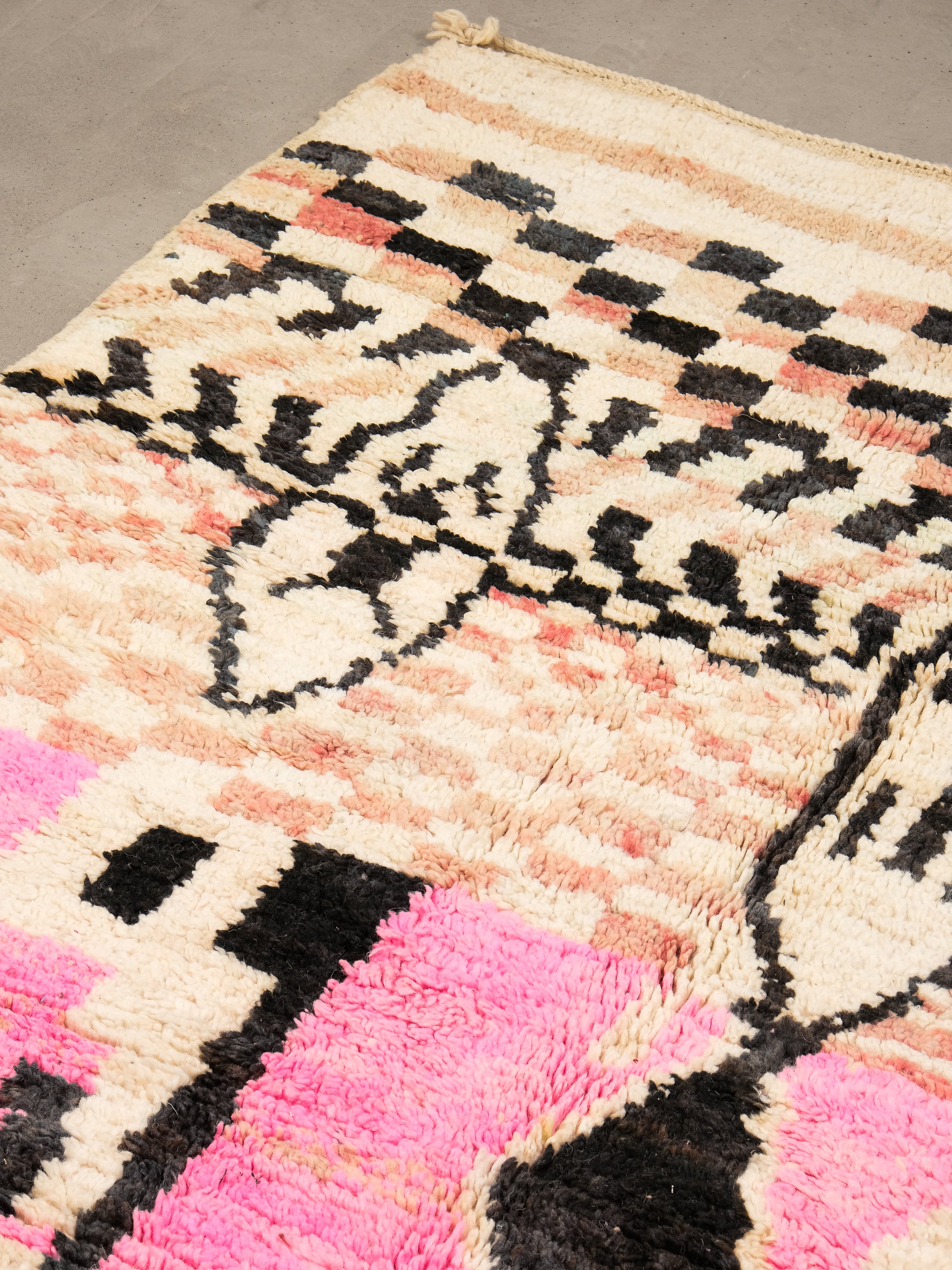 Moroccan Wool Rug | 280 x 160 cm