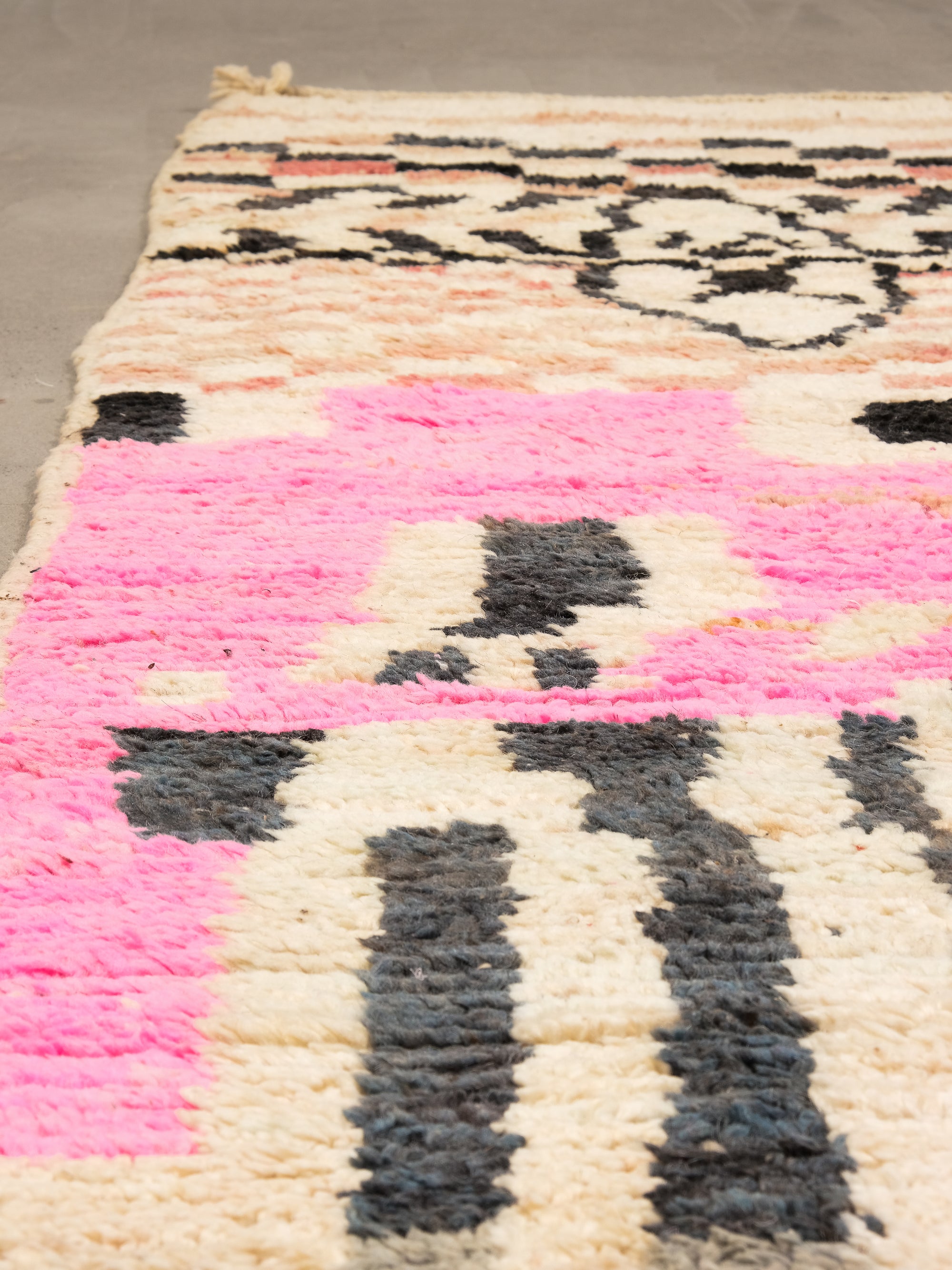 Moroccan Wool Rug | 280 x 160 cm