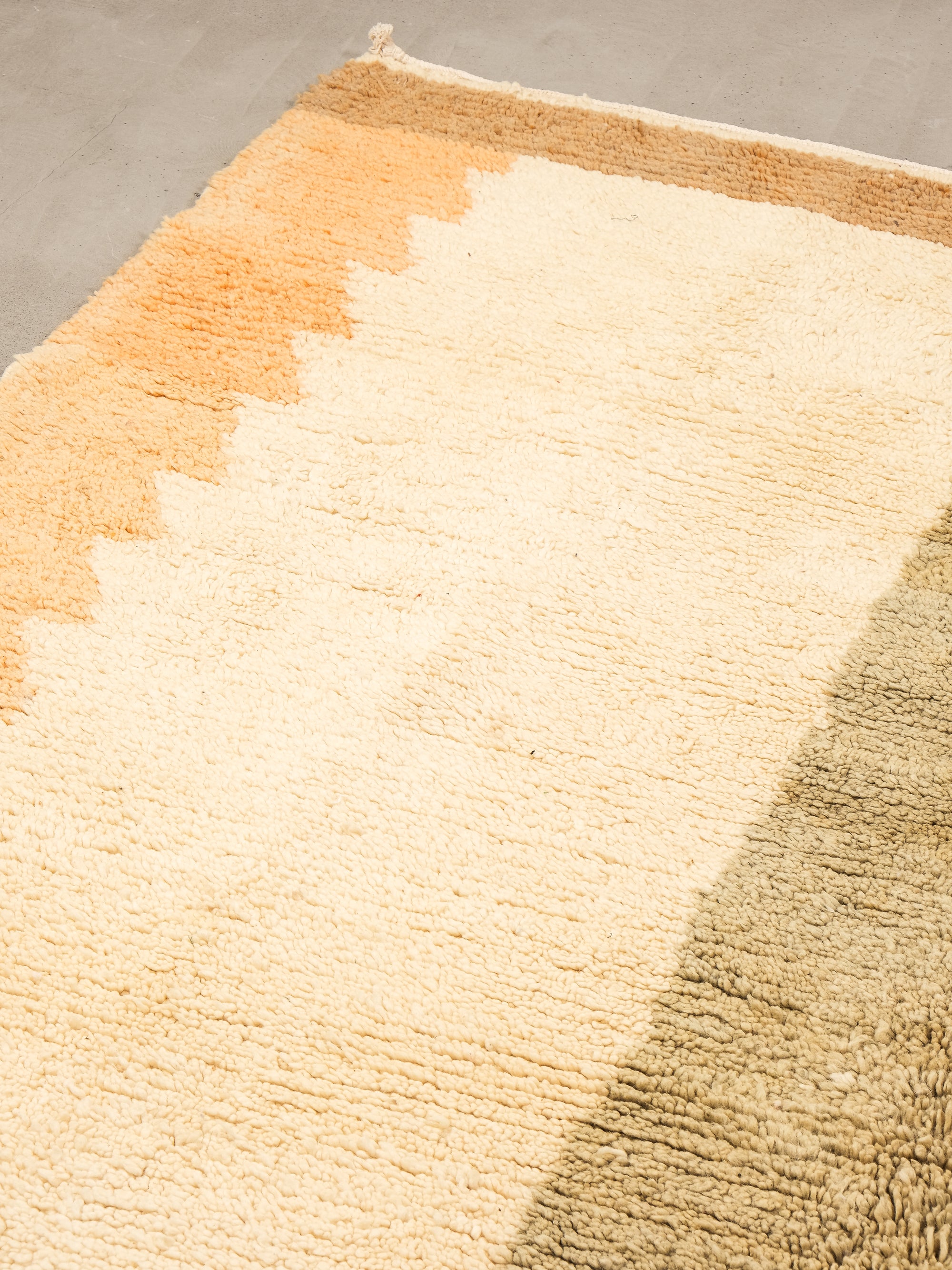Moroccan Wool Rug | 270 x 207 cm