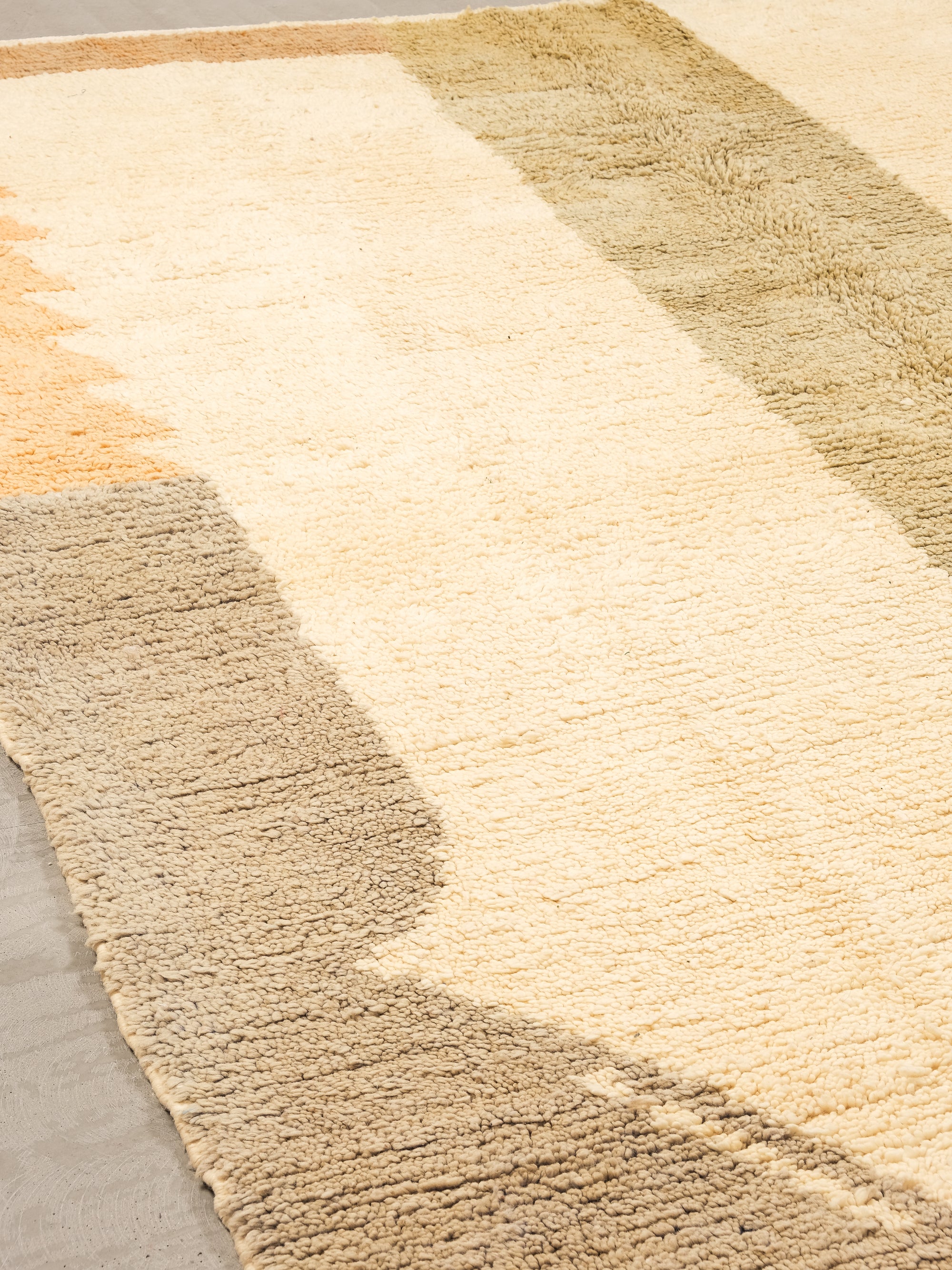 Moroccan Wool Rug | 270 x 207 cm