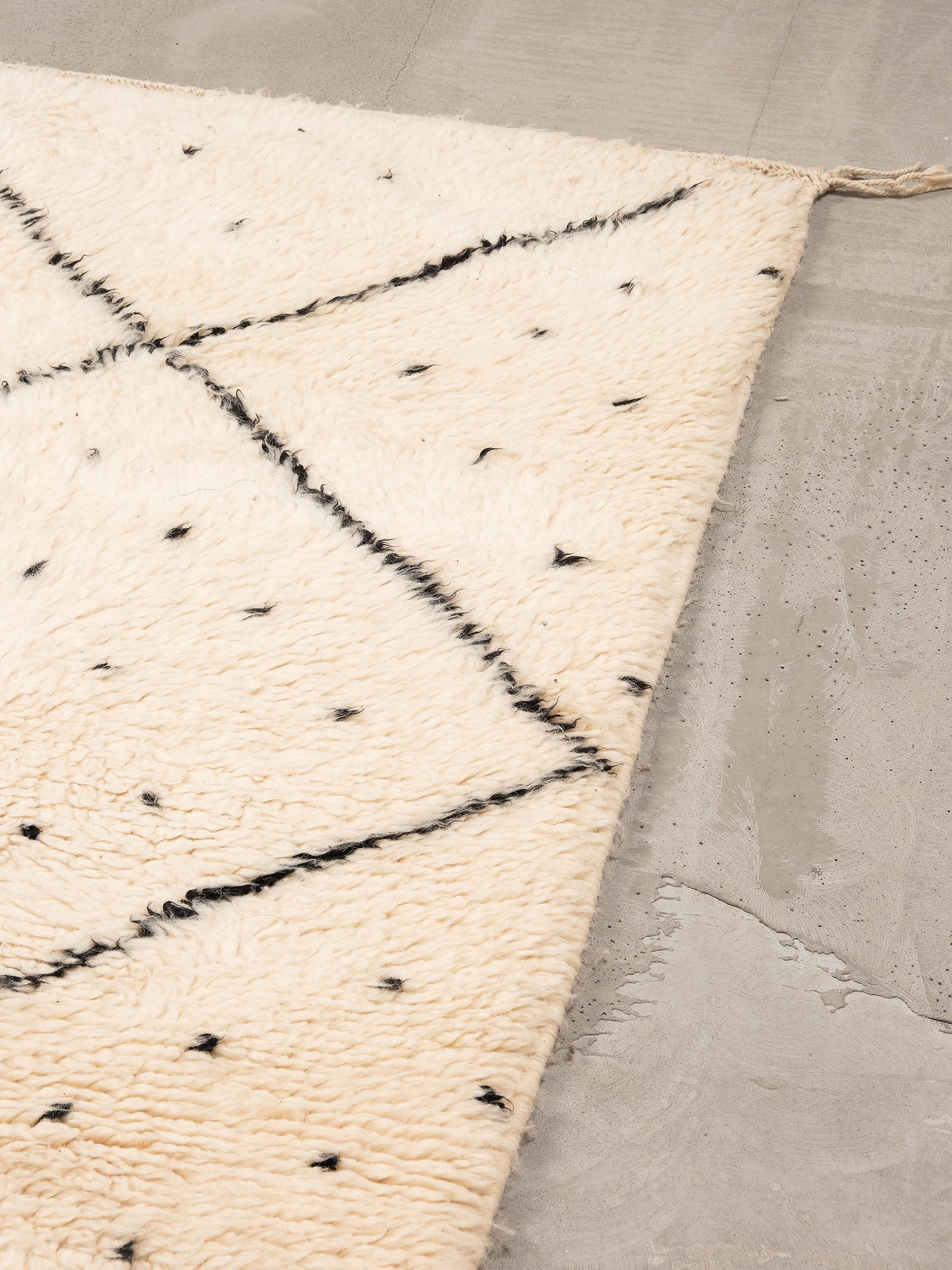 Moroccan Wool Rug | 232 x 164 cm