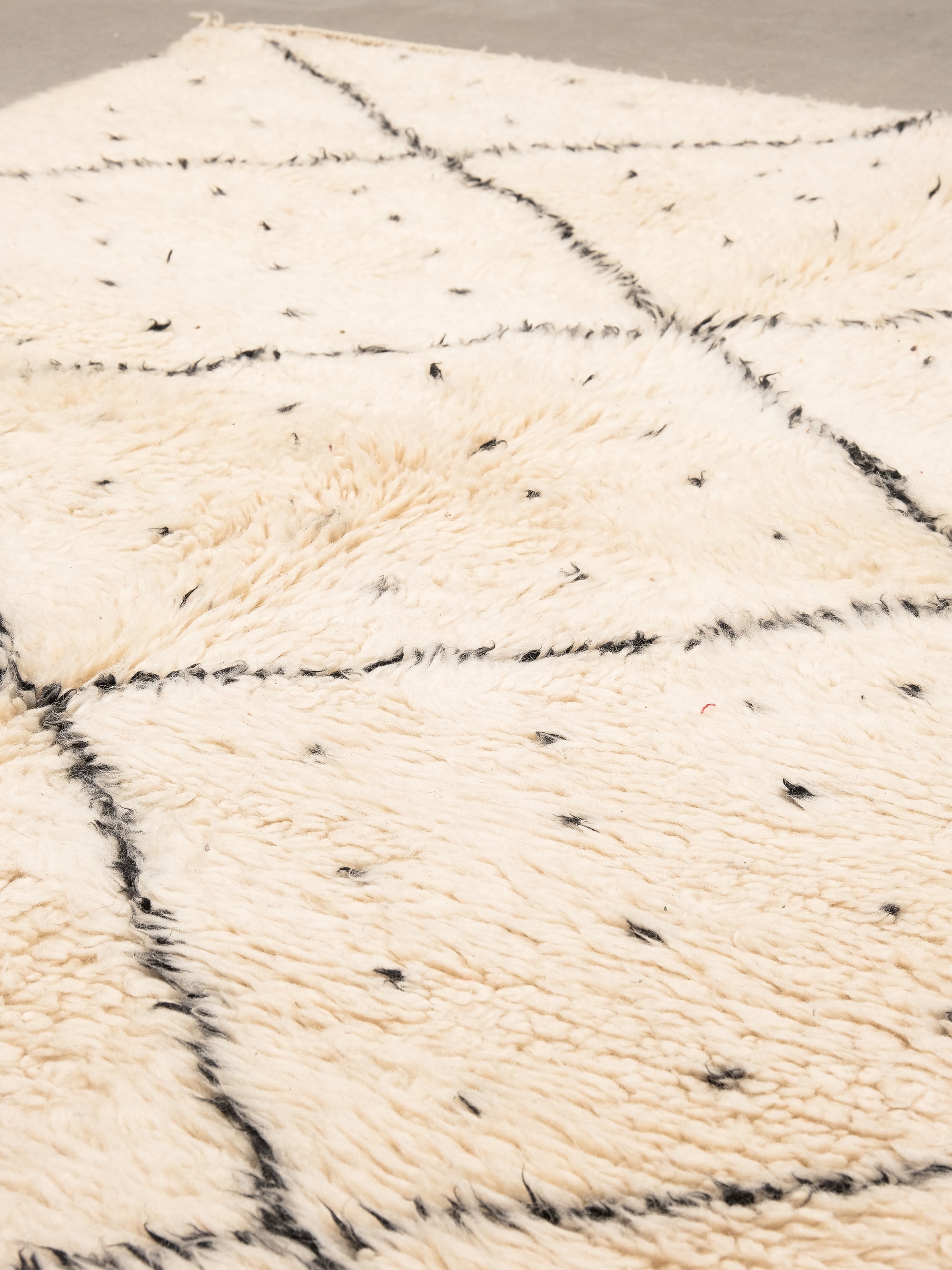 Moroccan Wool Rug | 232 x 164 cm