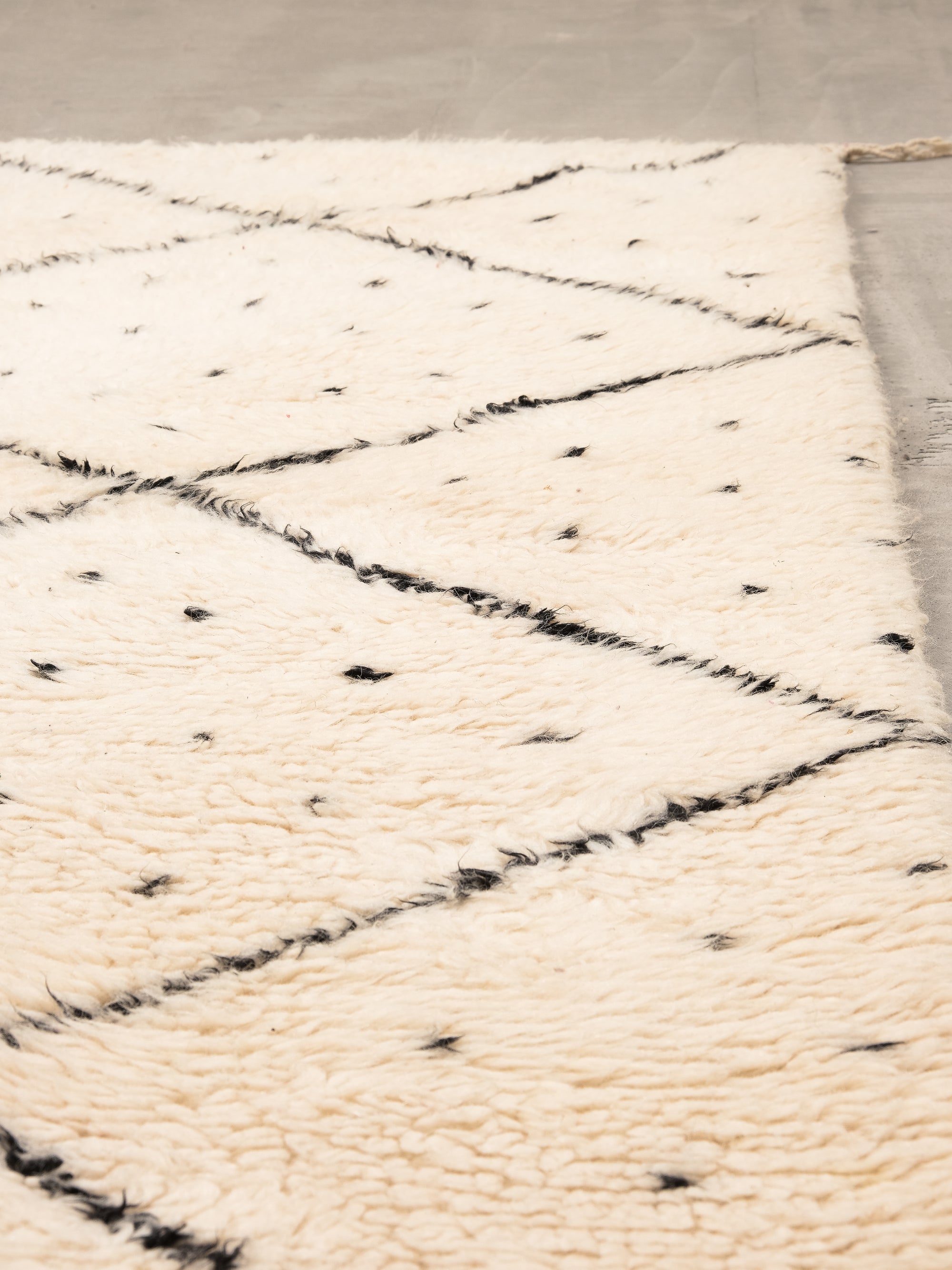 Moroccan Wool Rug | 232 x 164 cm