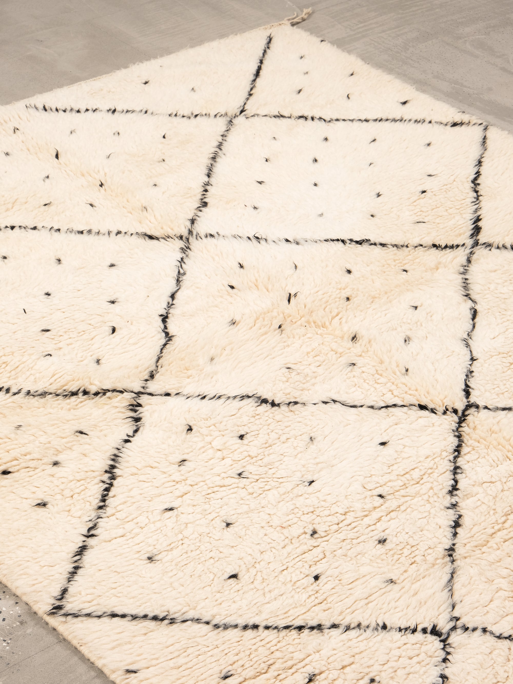 Moroccan Wool Rug | 232 x 164 cm