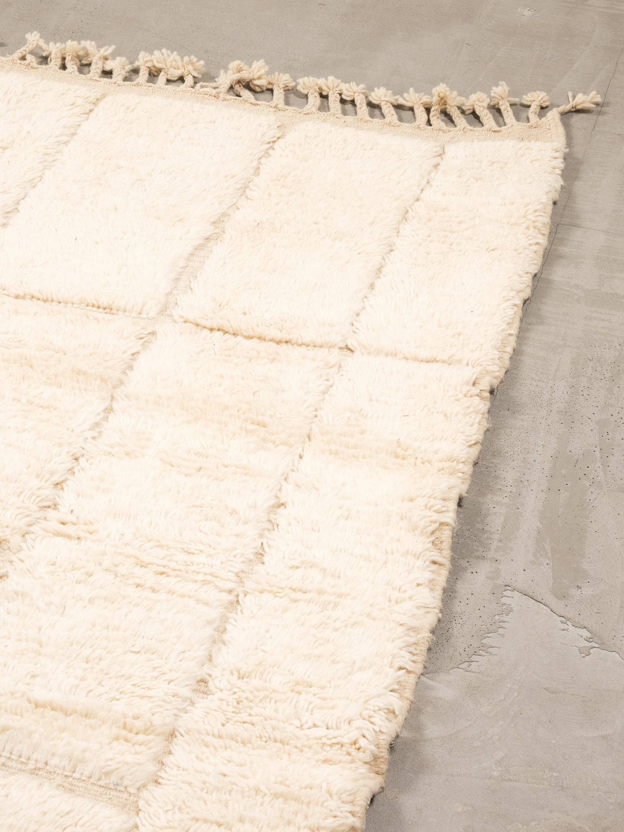 Moroccan Wool Rug | 303 x 224 cm