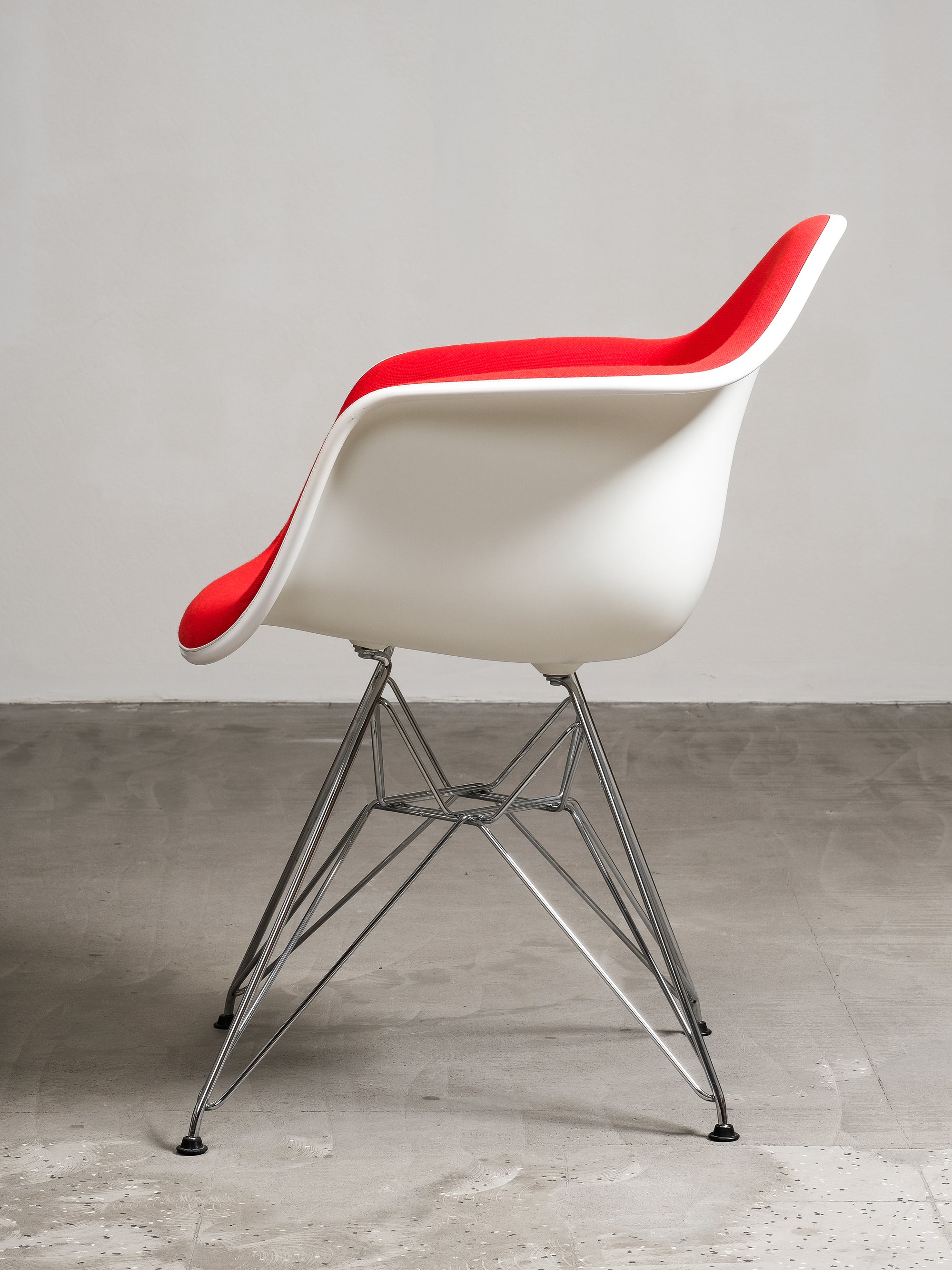 Charles & Ray Eames ‘DAR’ Plastic Armchairs, Vitra