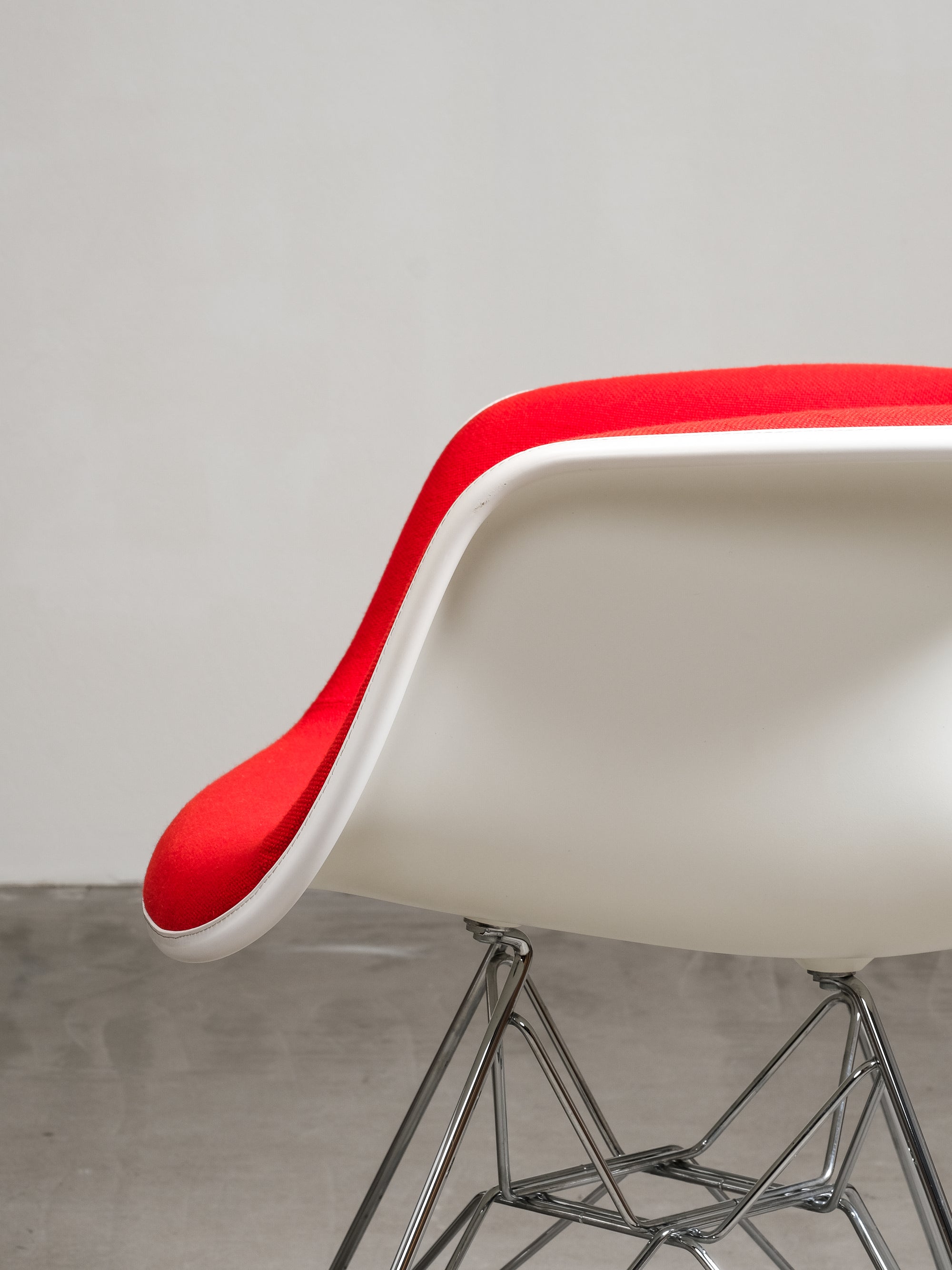 Charles & Ray Eames ‘DAR’ Plastic Armchairs, Vitra