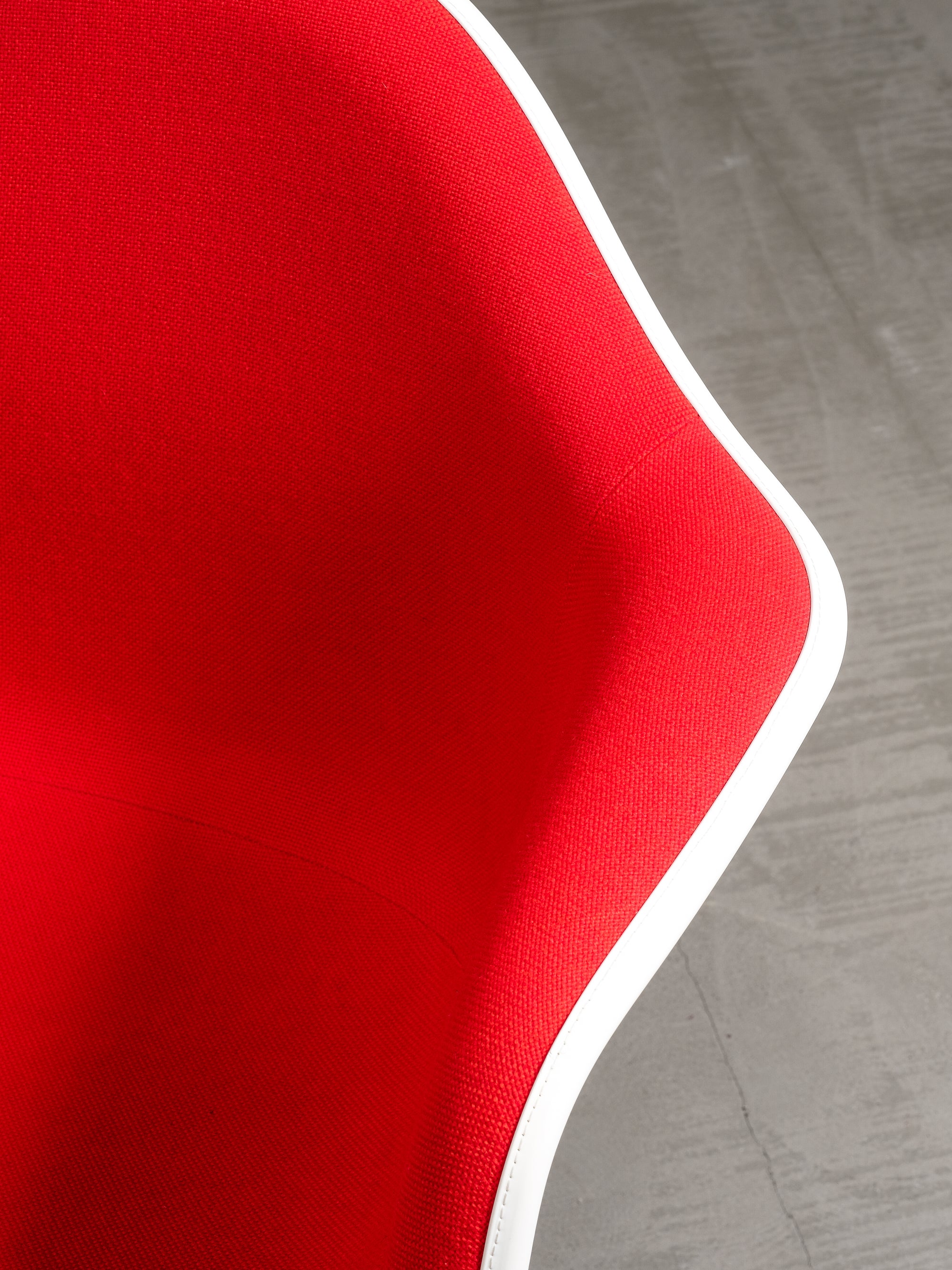 Charles & Ray Eames ‘DAR’ Plastic Armchairs, Vitra