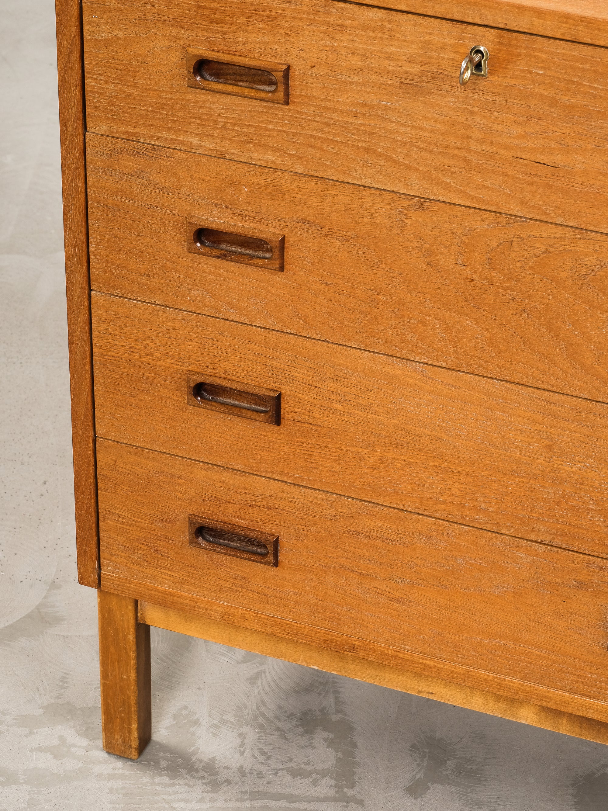 Scandinavian Mid-Century Chest of Drawers