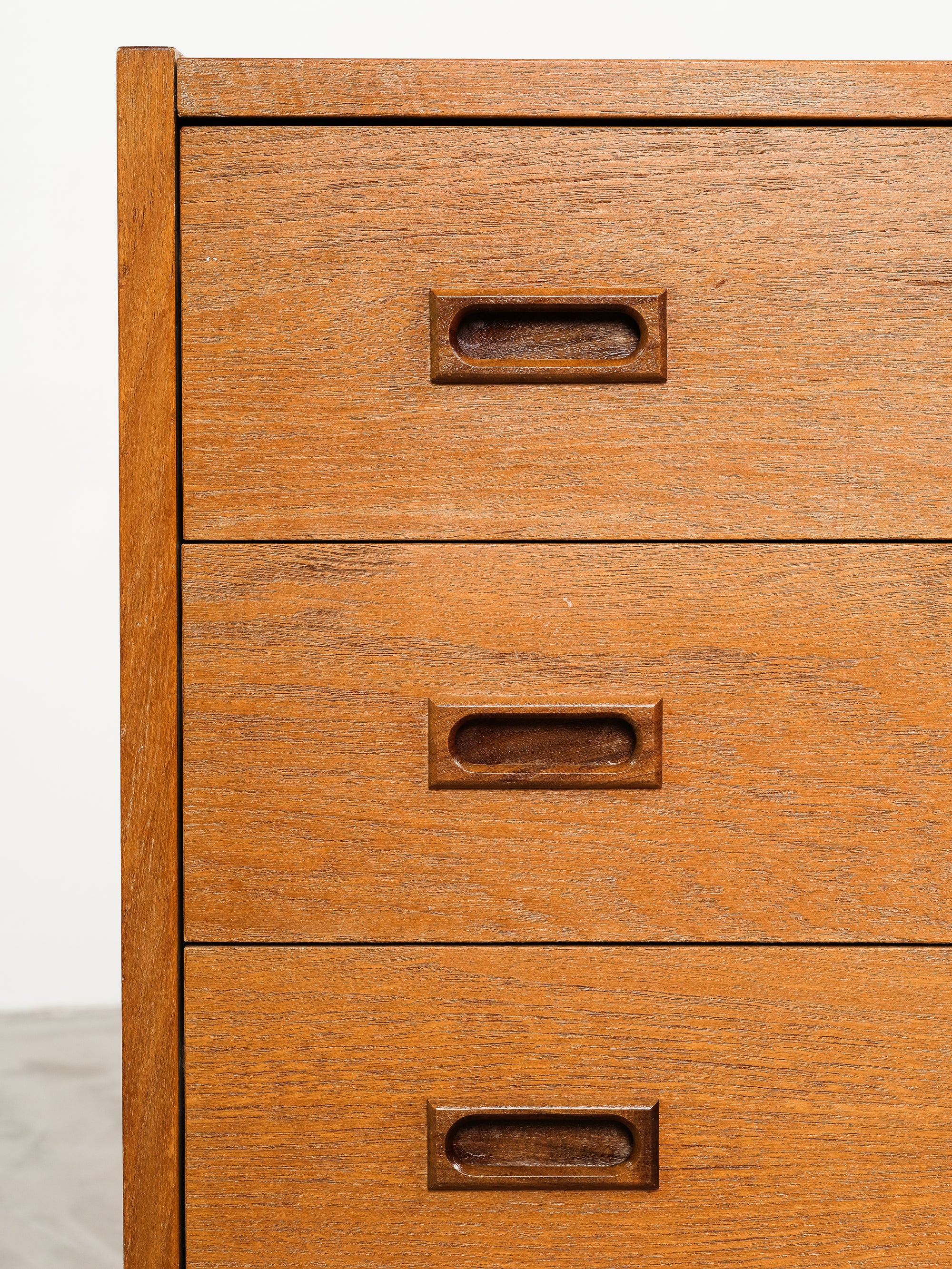 Scandinavian Mid-Century Chest of Drawers
