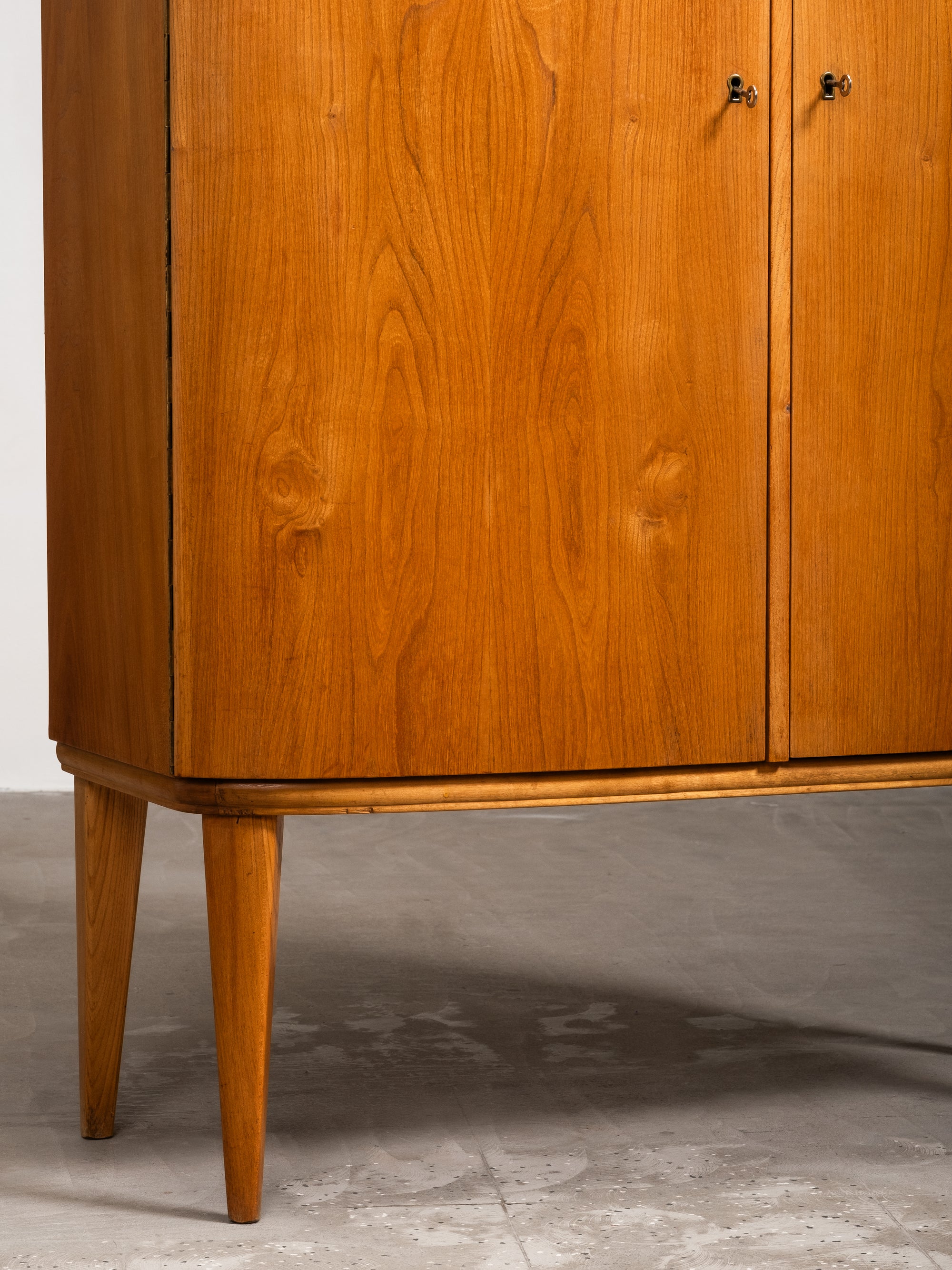 Finnish Curved Chest Cabinet in Elm, 1950s