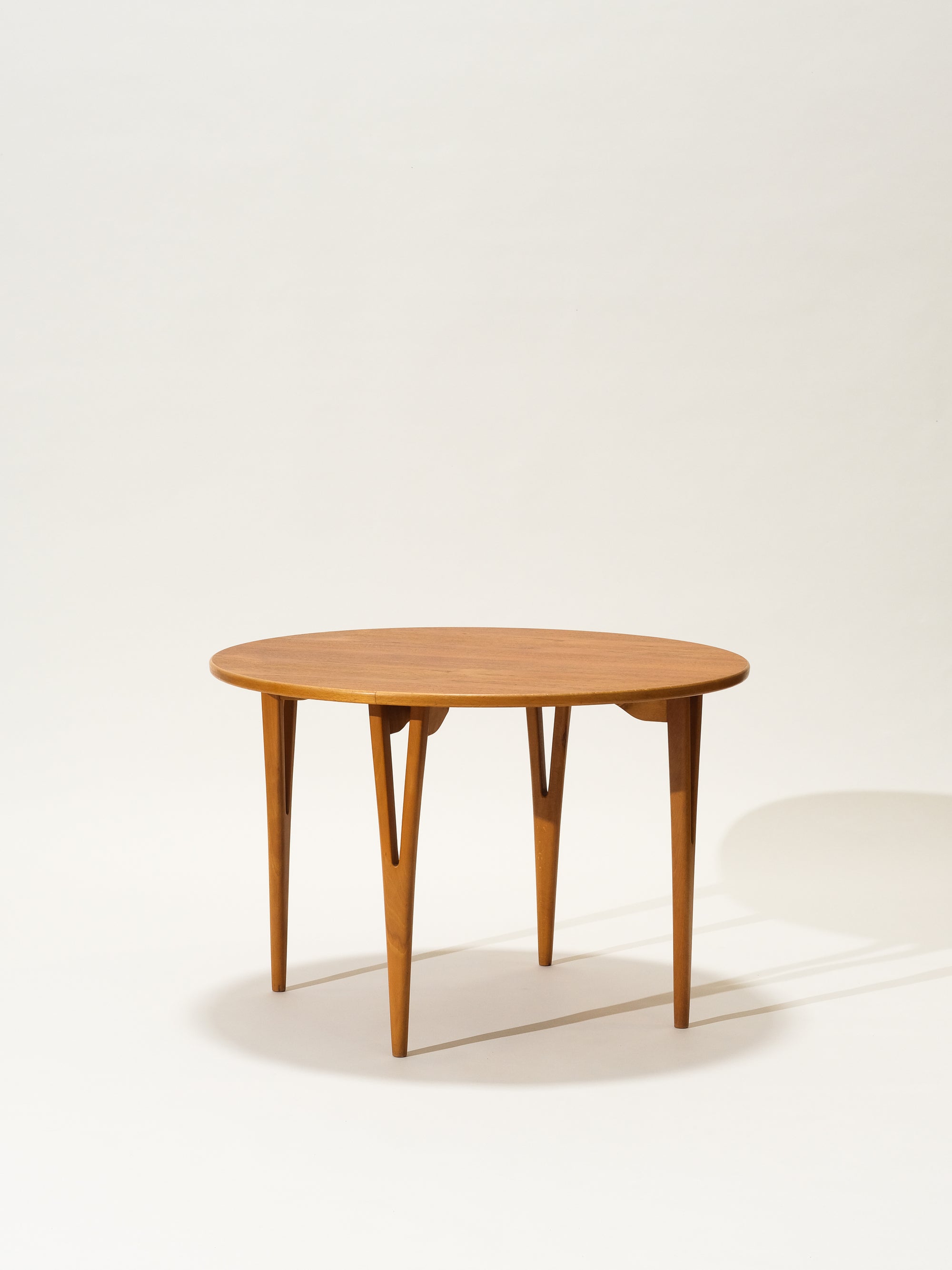 Danish Mid-Century Round Coffee Table in Teak & Beech