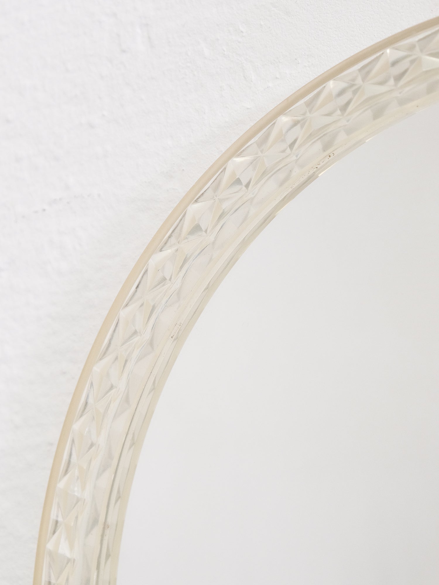 Round Plastic Mirror