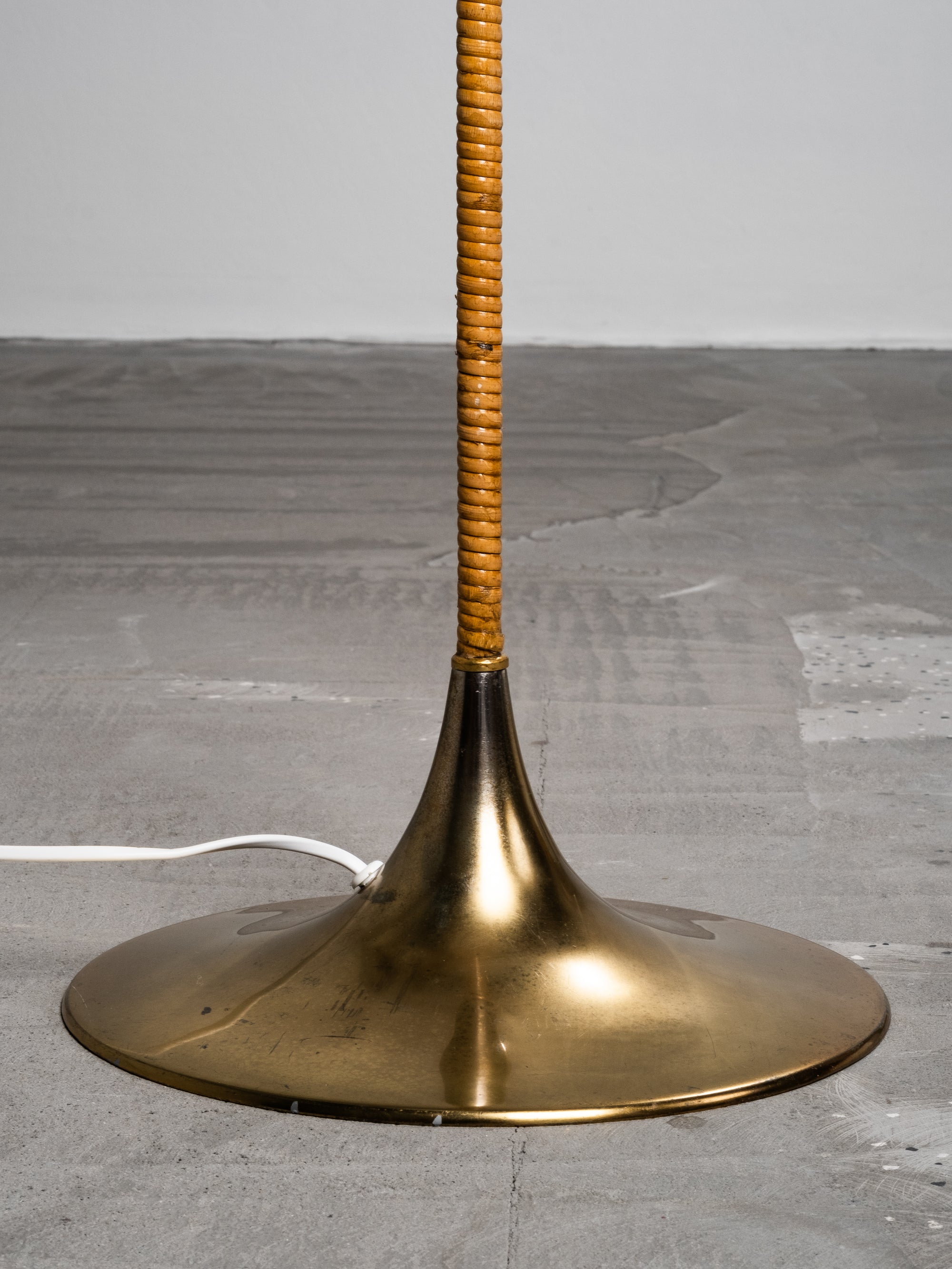 Finnish Mid-Century Modern Floor Lamp in Brass and Wrapped Birch