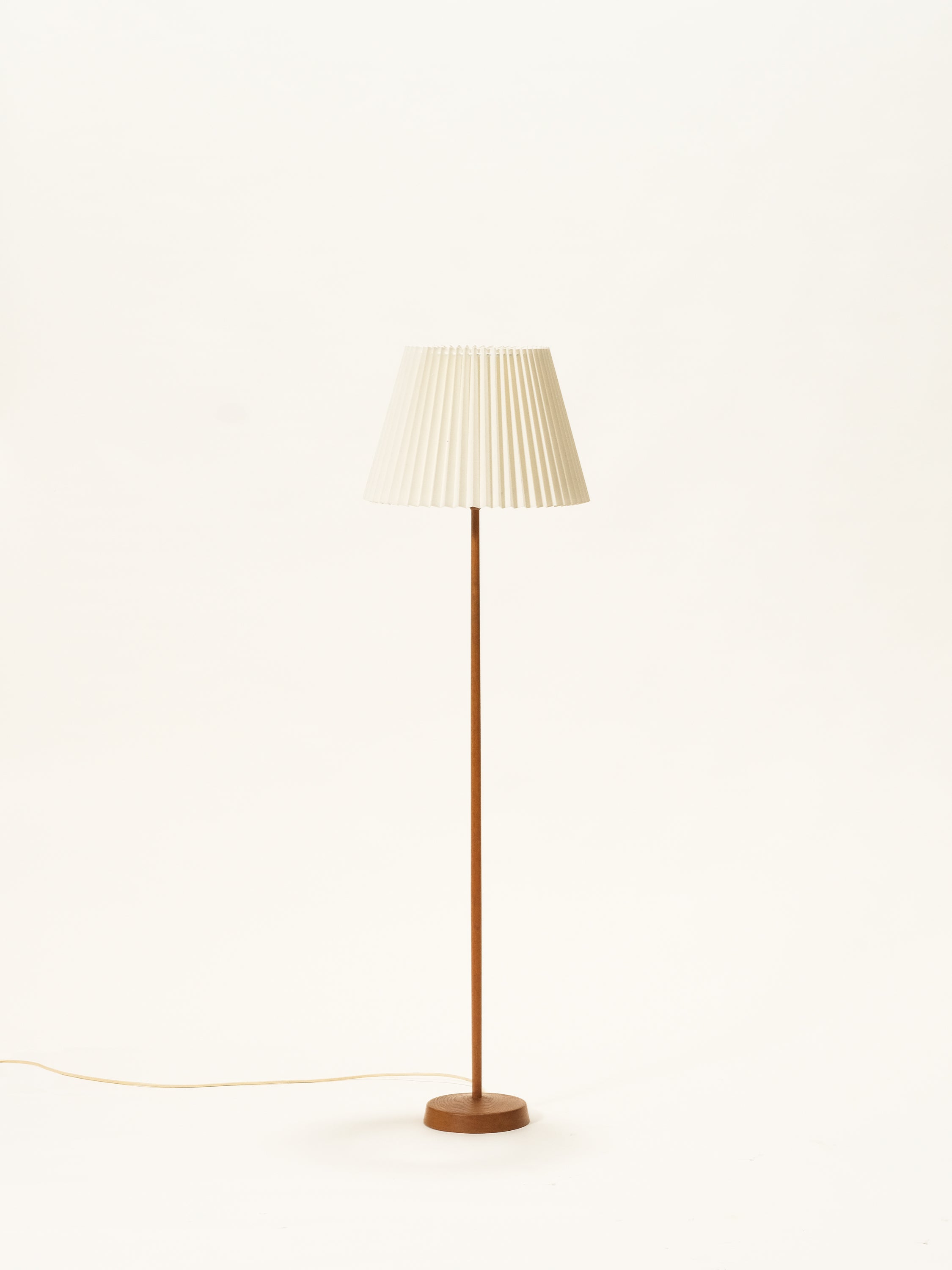 Oak Floor Lamp by Uno & Östen Kristiansson for Luxus, Sweden, 1960s