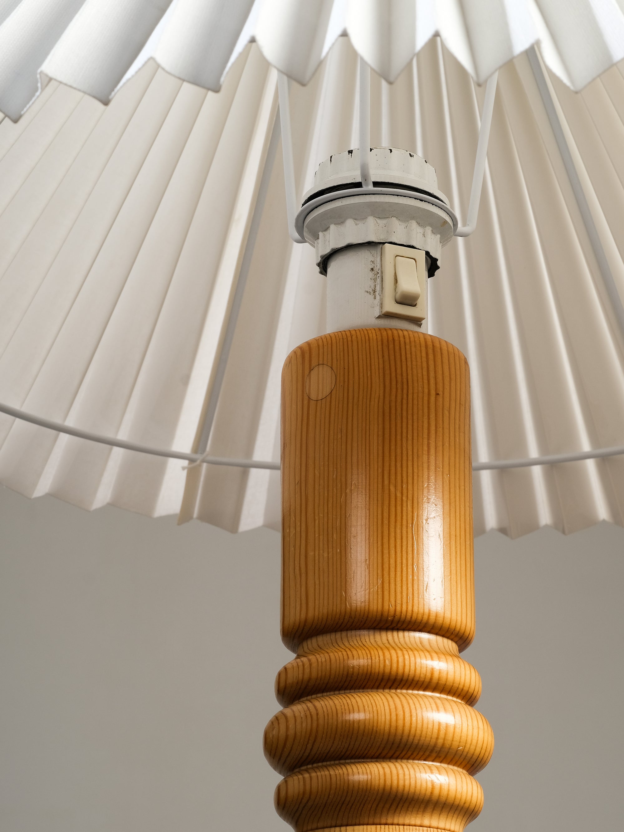 Swedish Modern Floor Lamp in Carved Solid Pine Wood, 1970s