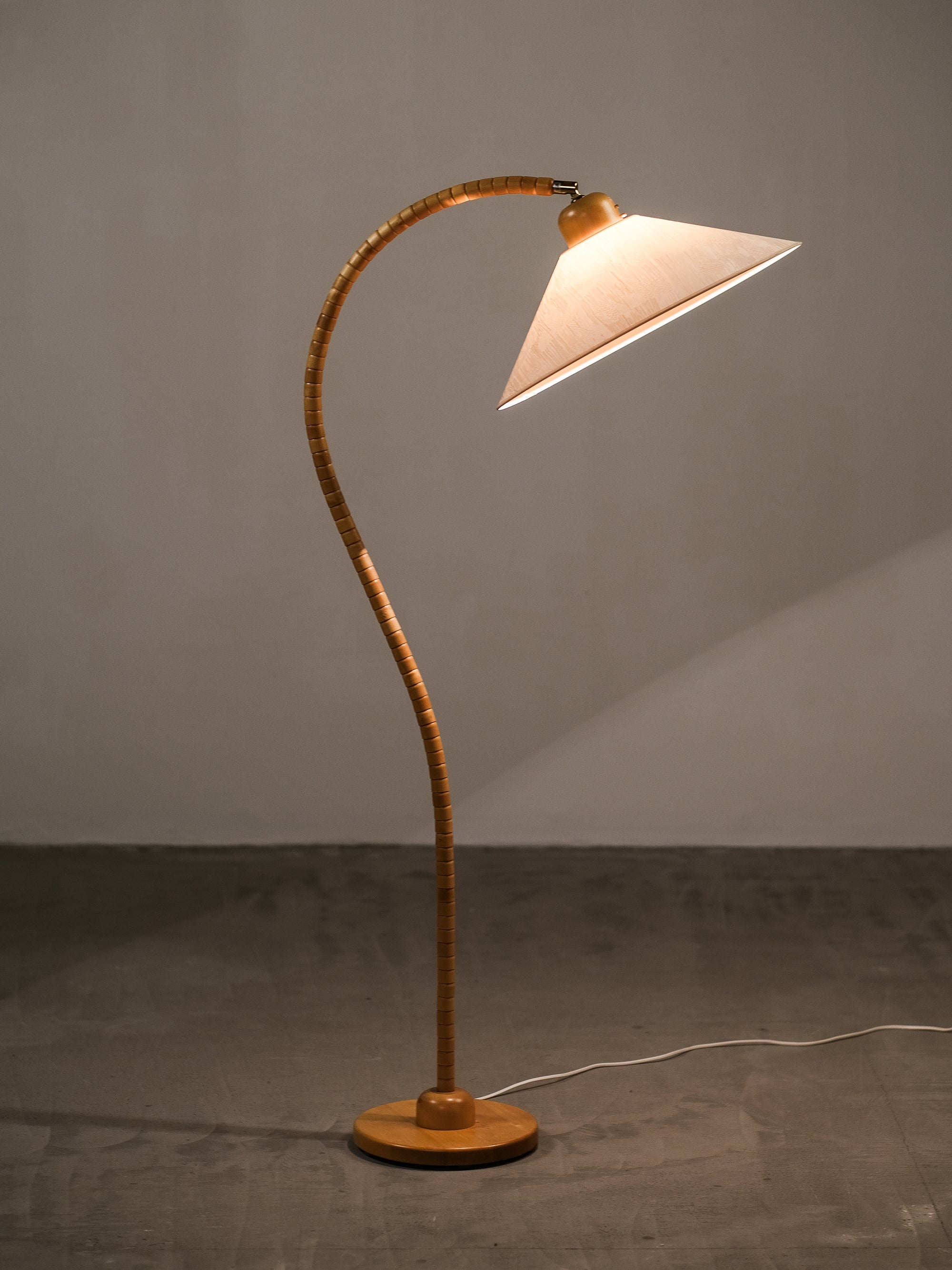 Sculptural Floor Lamp in Birch Wood and Brass by Markslöjd, Sweden, 1970s