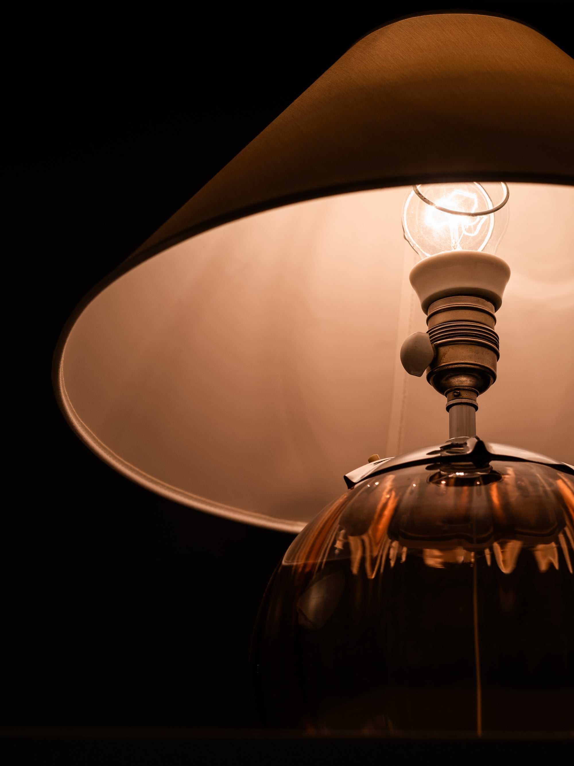 Swedish Modern Dusty Pink Glass Table Lamp, 1940s