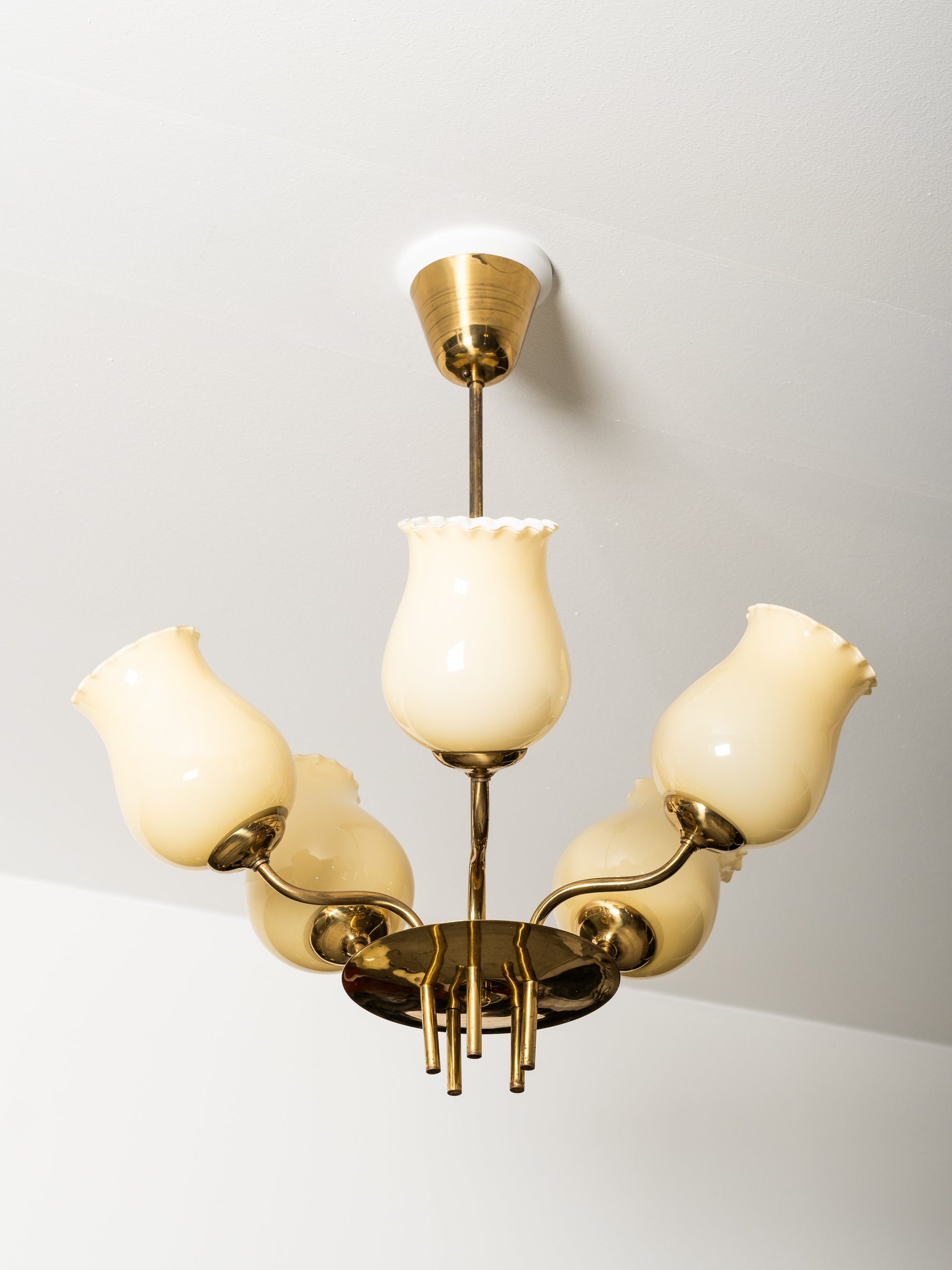 Mid-Century Modern Brass and Opaline Glass Chandelier by Itsu, Finland, 1950s