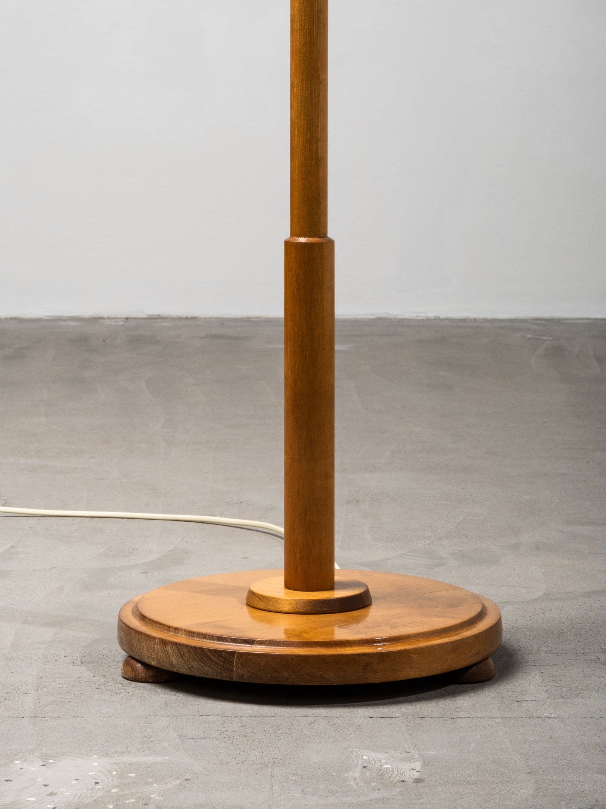 Finnish Functionalist Birch &amp; Brass Floor Lamp, 1940s