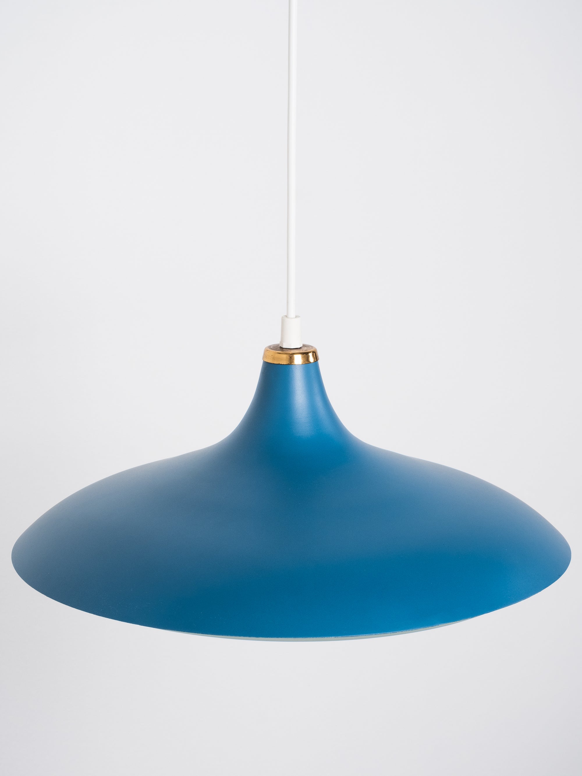 Mid-Century Modern Brass Wall Light with Painted Shade, Valinte, Finland, 1960s
