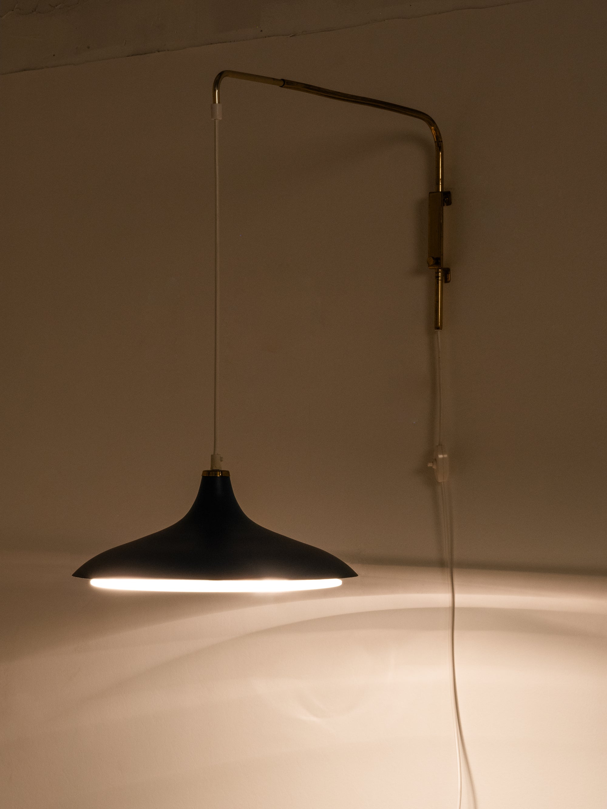 Mid-Century Modern Brass Wall Light with Painted Shade, Valinte, Finland, 1960s