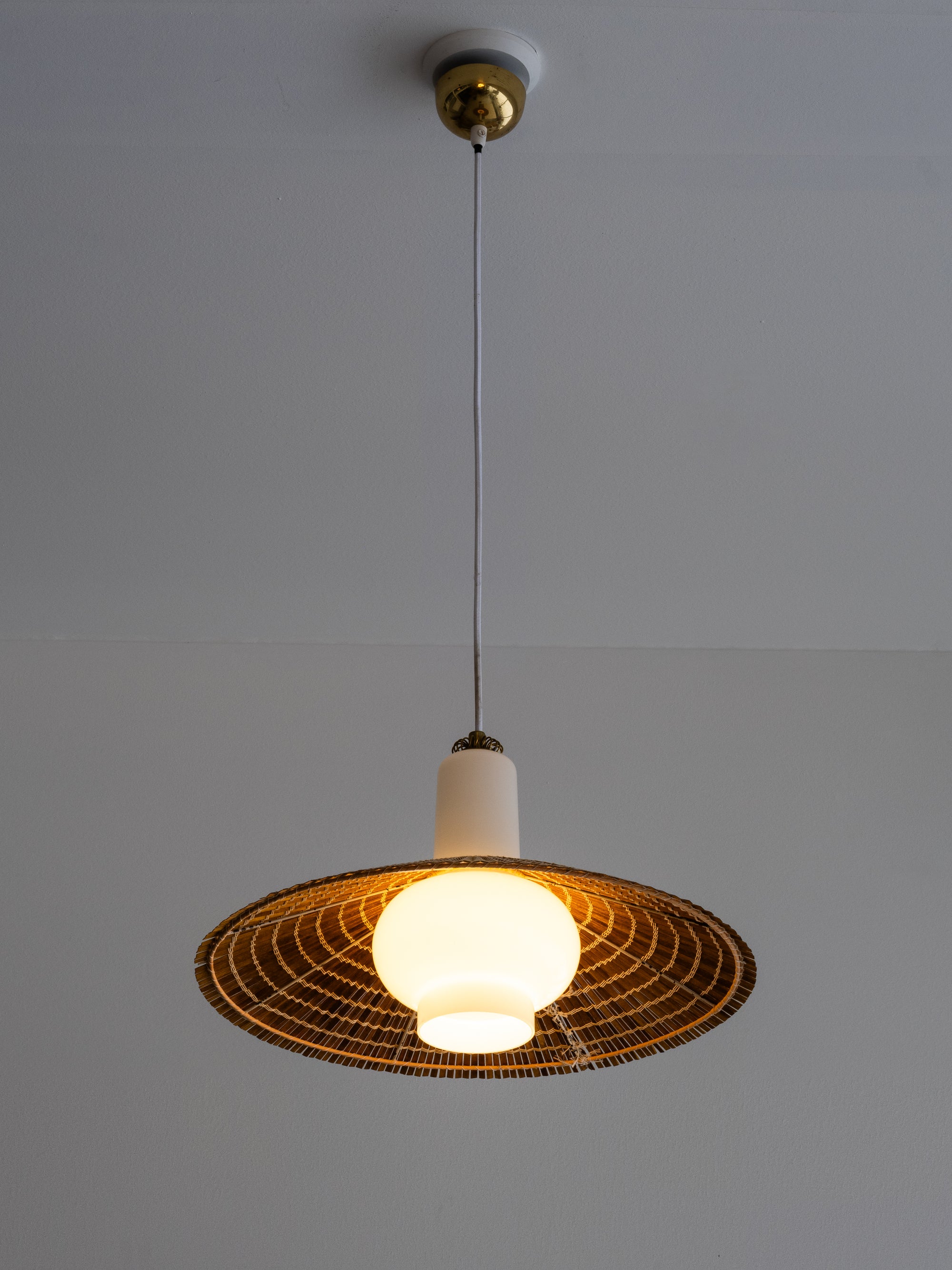 Pendant Model K3-44 in Glass, Wood Slat &amp; Brass by Paavo Tynell for Idman, 1950s