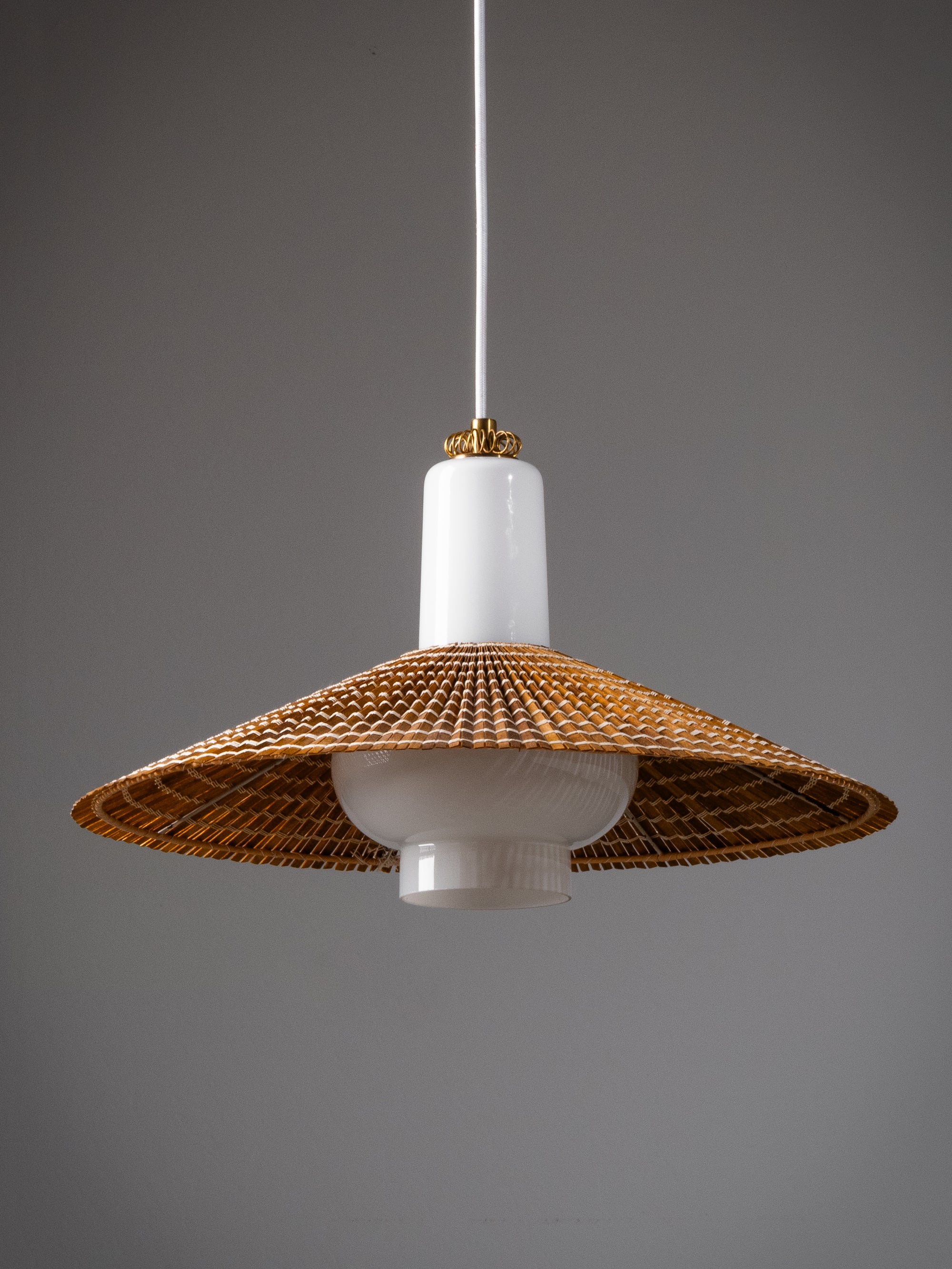Pendant Model K3-44 in Glass, Wood Slat &amp; Brass by Paavo Tynell for Idman, 1950s