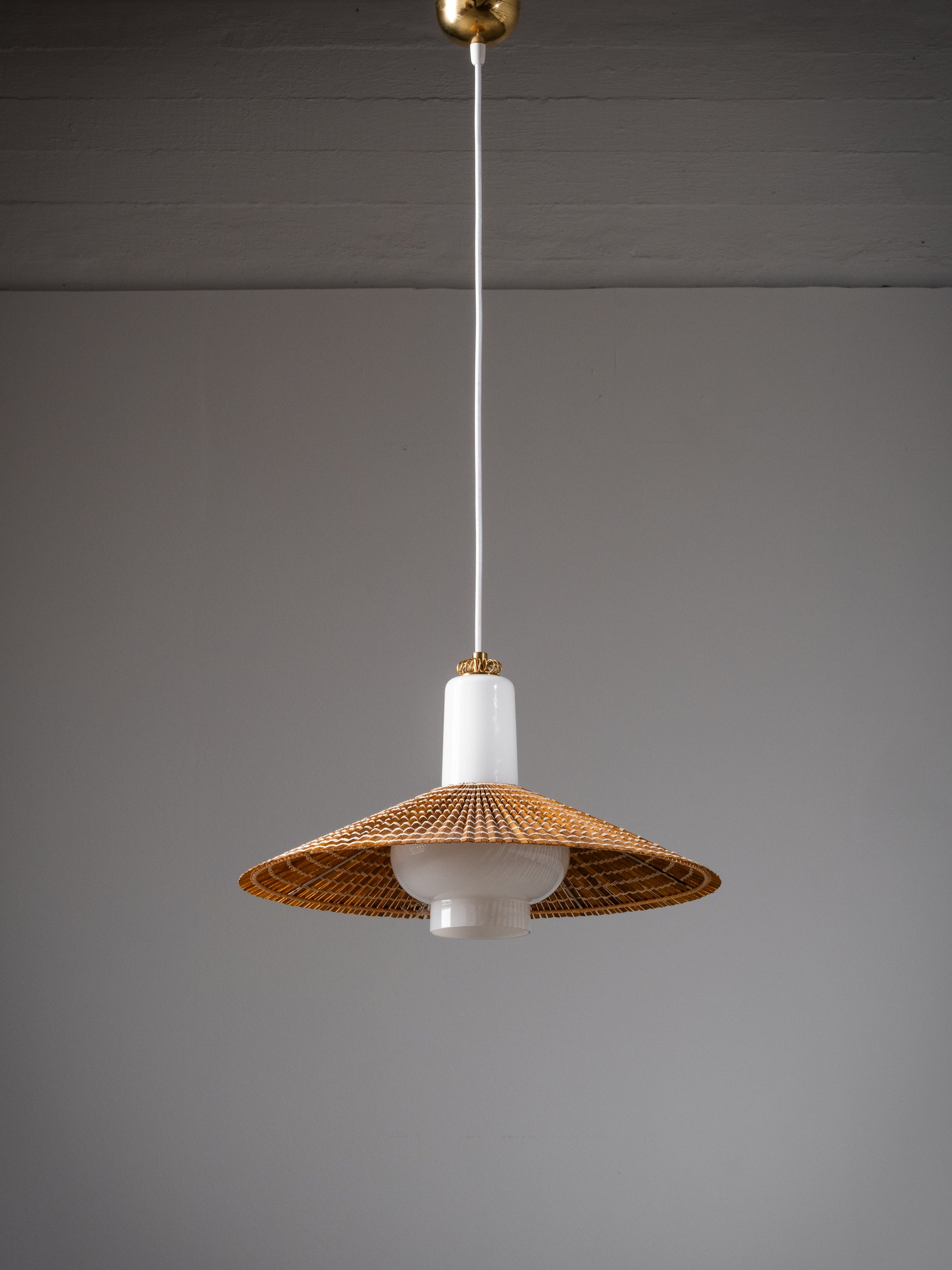 Pendant Model K3-44 in Glass, Wood Slat &amp; Brass by Paavo Tynell for Idman, 1950s