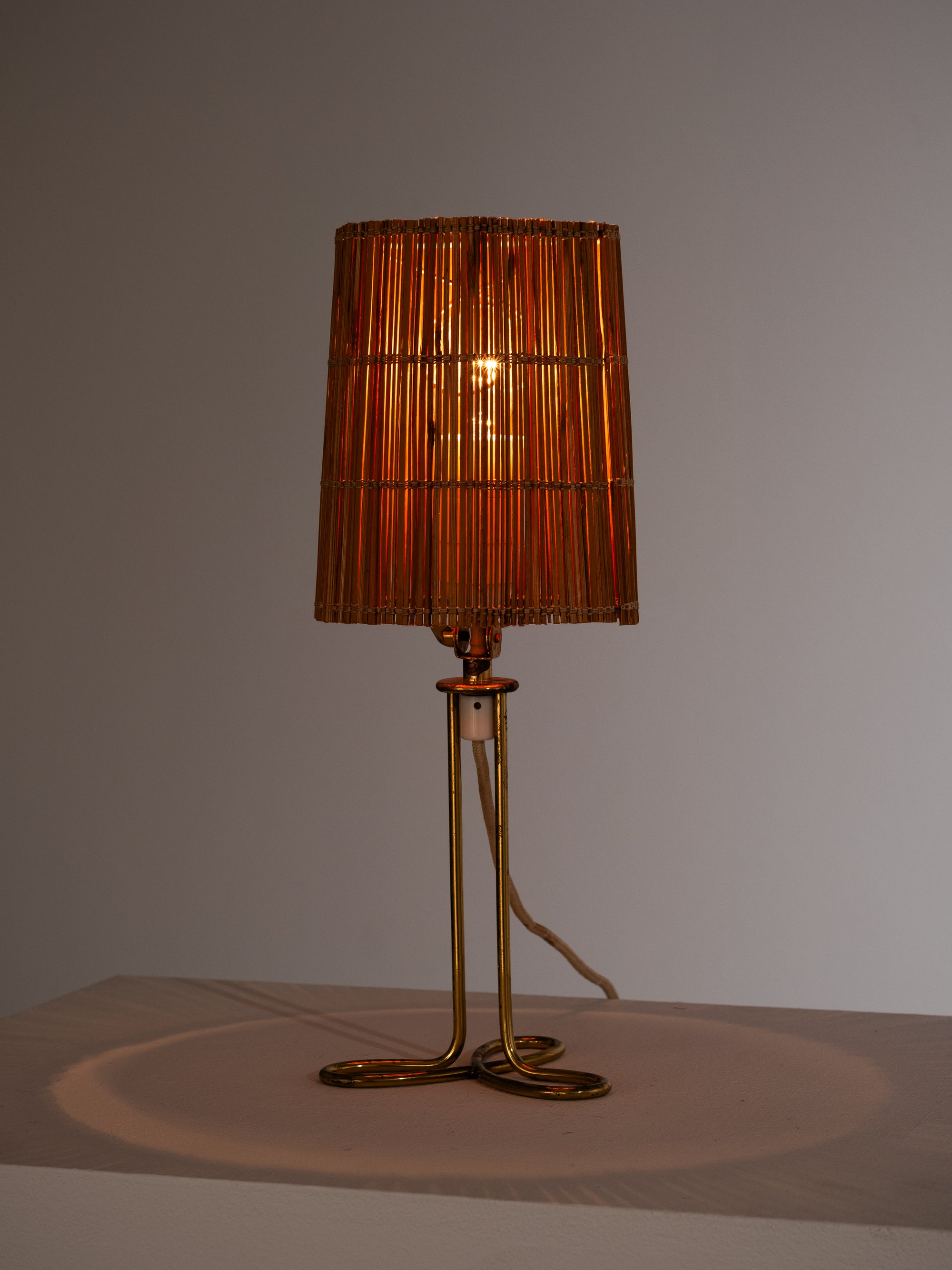 Brass &amp; Rattan Table Lamp Model 61052 by Mauri Almari for Idman, Finland, 1950s