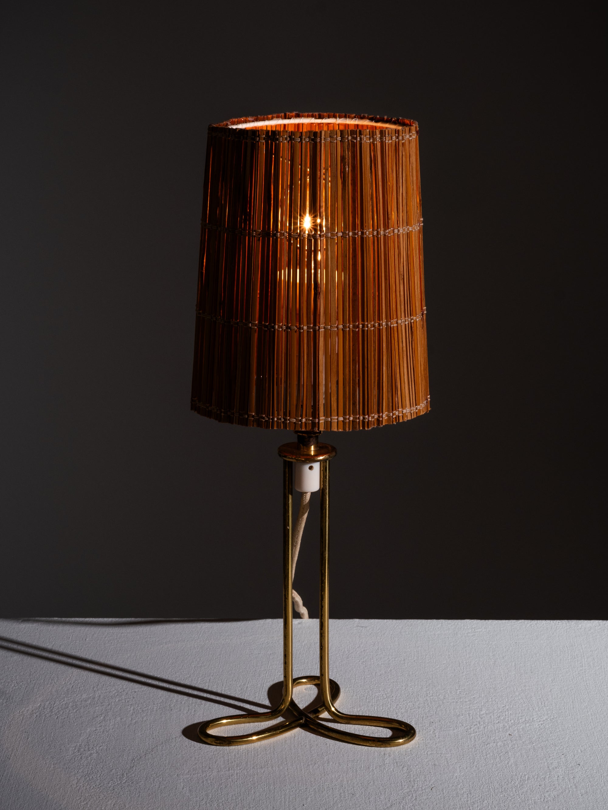 Brass &amp; Rattan Table Lamp Model 61052 by Mauri Almari for Idman, Finland, 1950s
