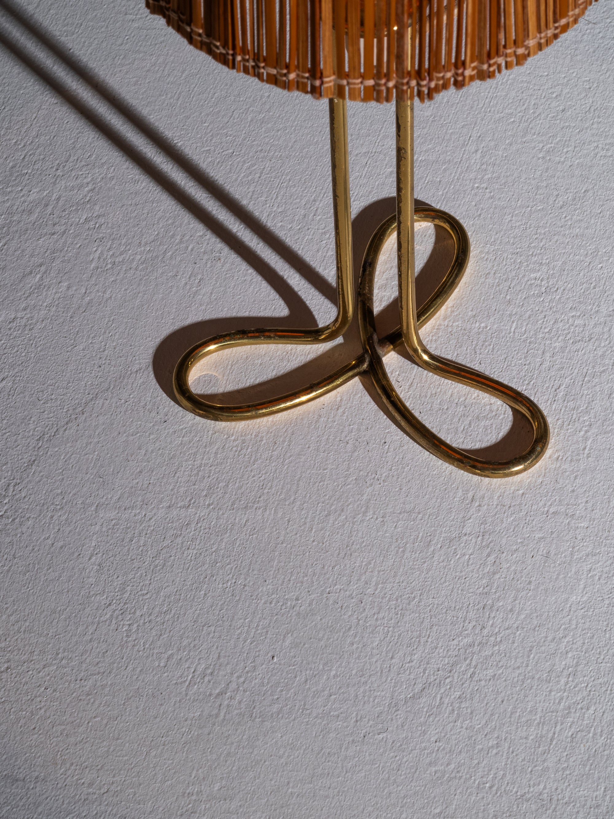 Brass &amp; Rattan Table Lamp Model 61052 by Mauri Almari for Idman, Finland, 1950s