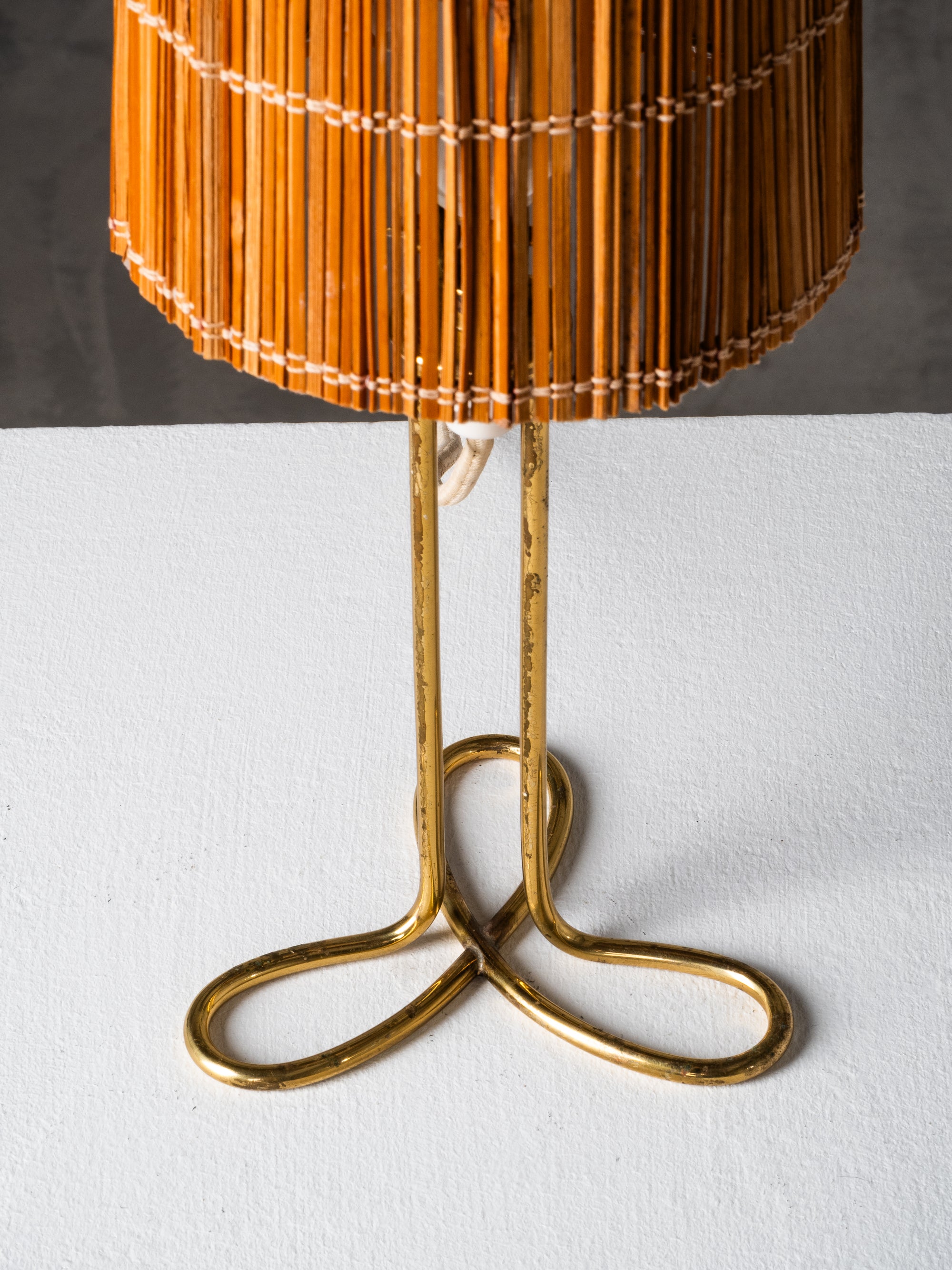 Brass &amp; Rattan Table Lamp Model 61052 by Mauri Almari for Idman, Finland, 1950s