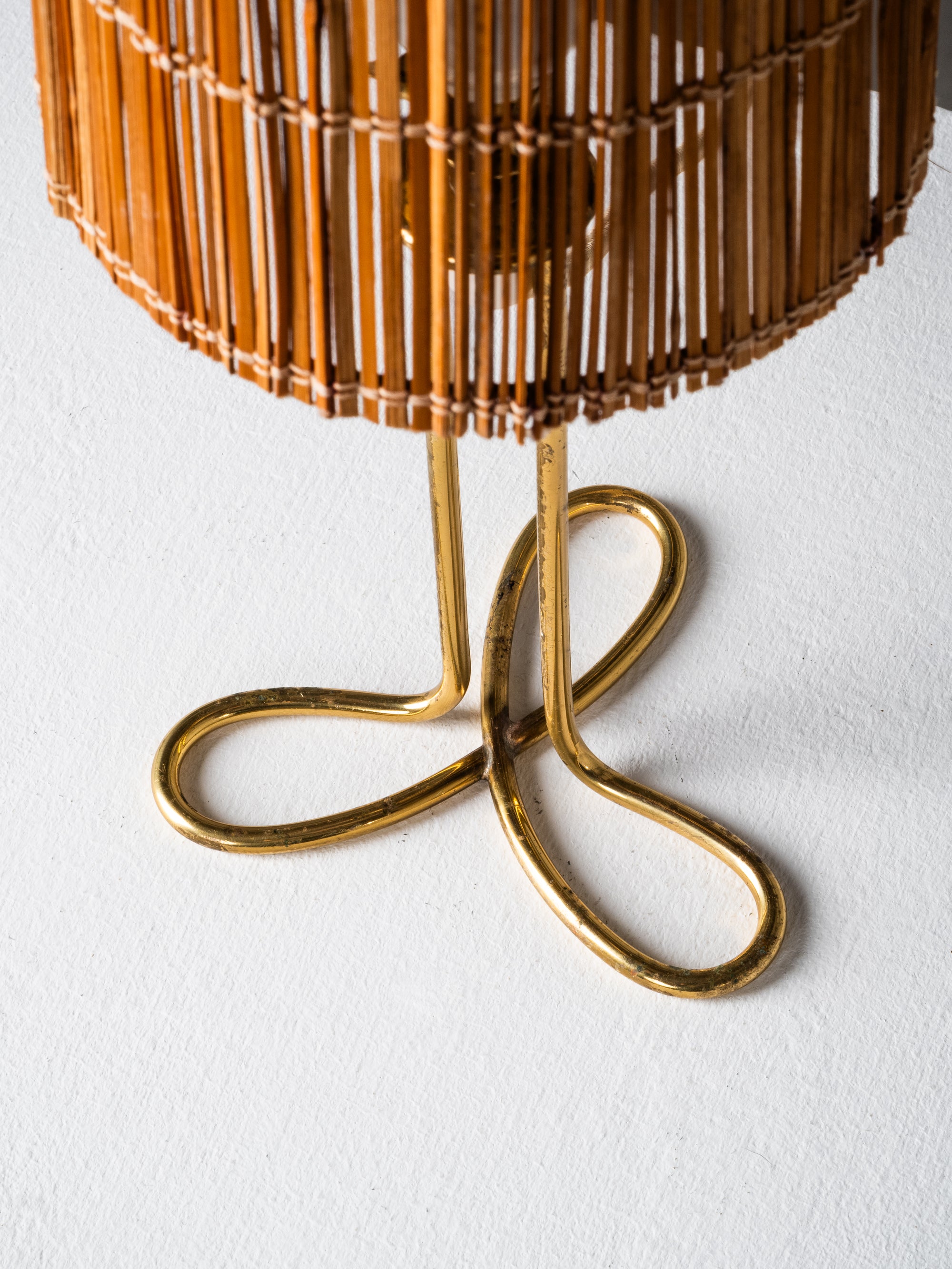 Brass &amp; Rattan Table Lamp Model 61052 by Mauri Almari for Idman, Finland, 1950s