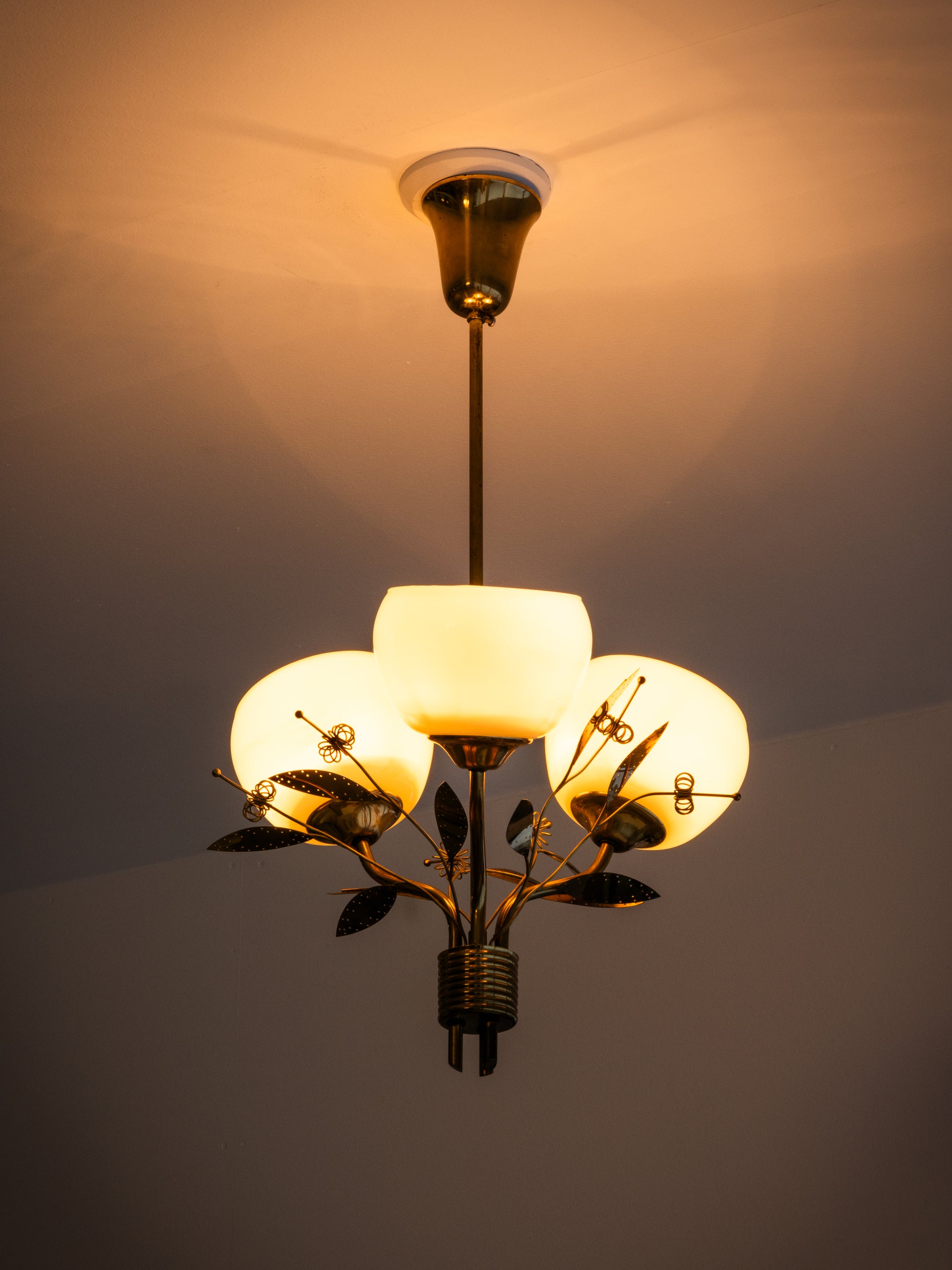 Model “ER 77/3” Chandelier with Floral Details for Itsu, Finland, 1950s