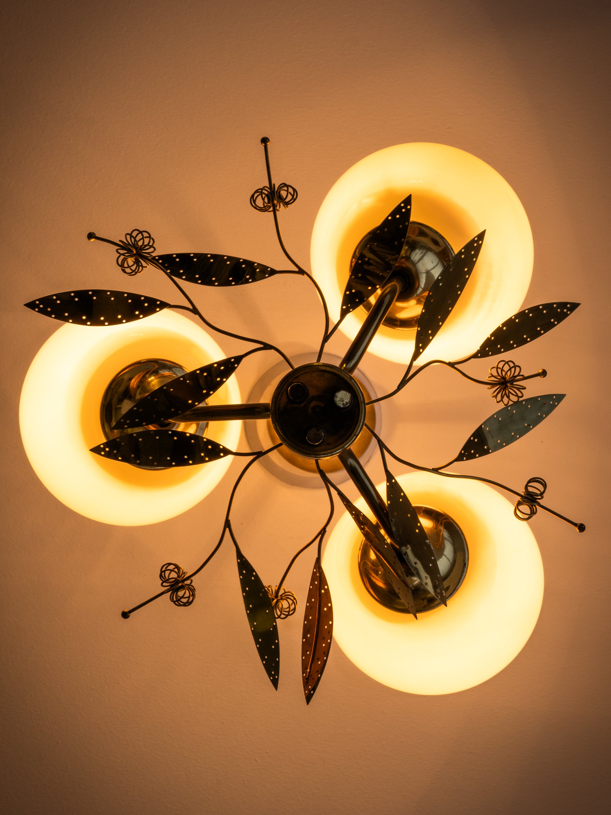 Model “ER 77/3” Chandelier with Floral Details for Itsu, Finland, 1950s