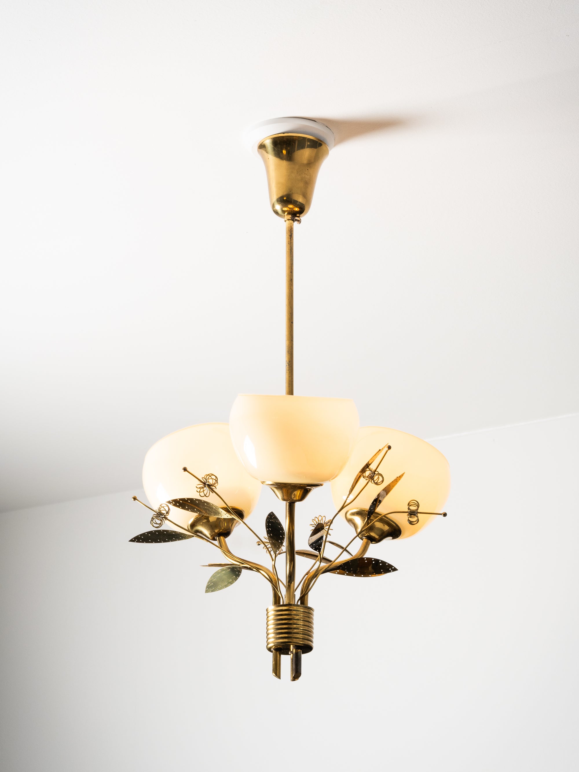 Model “ER 77/3” Chandelier with Floral Details for Itsu, Finland, 1950s