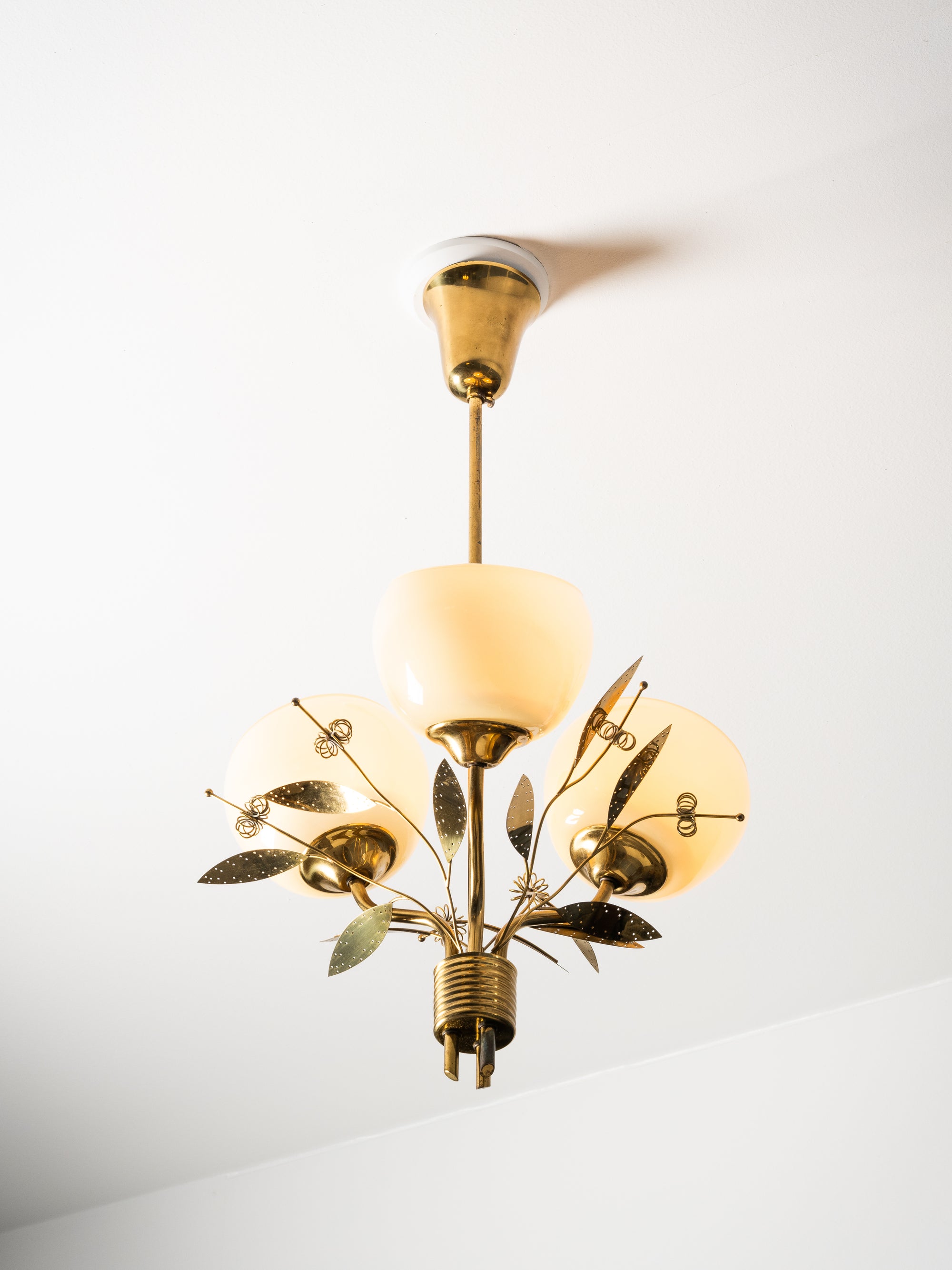 Model “ER 77/3” Chandelier with Floral Details for Itsu, Finland, 1950s