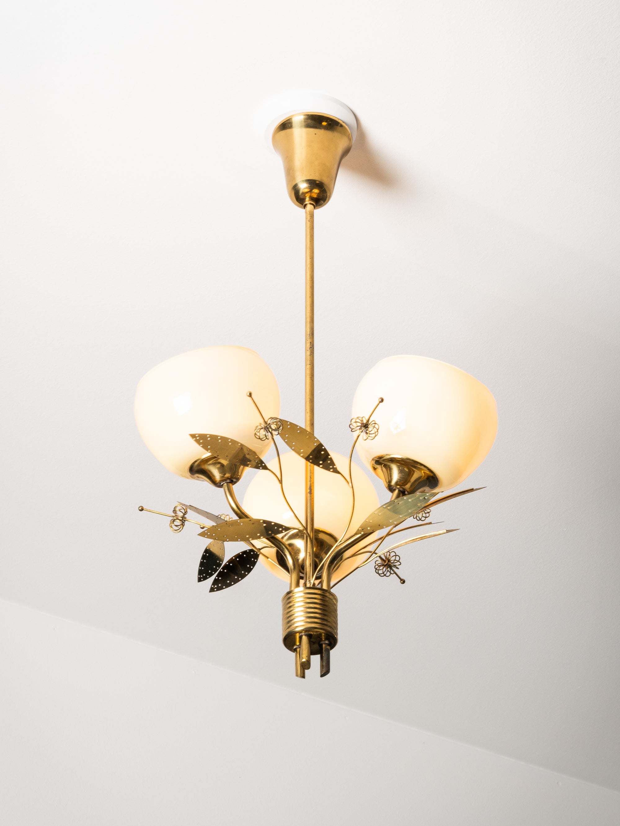 Model “ER 77/3” Chandelier with Floral Details for Itsu, Finland, 1950s