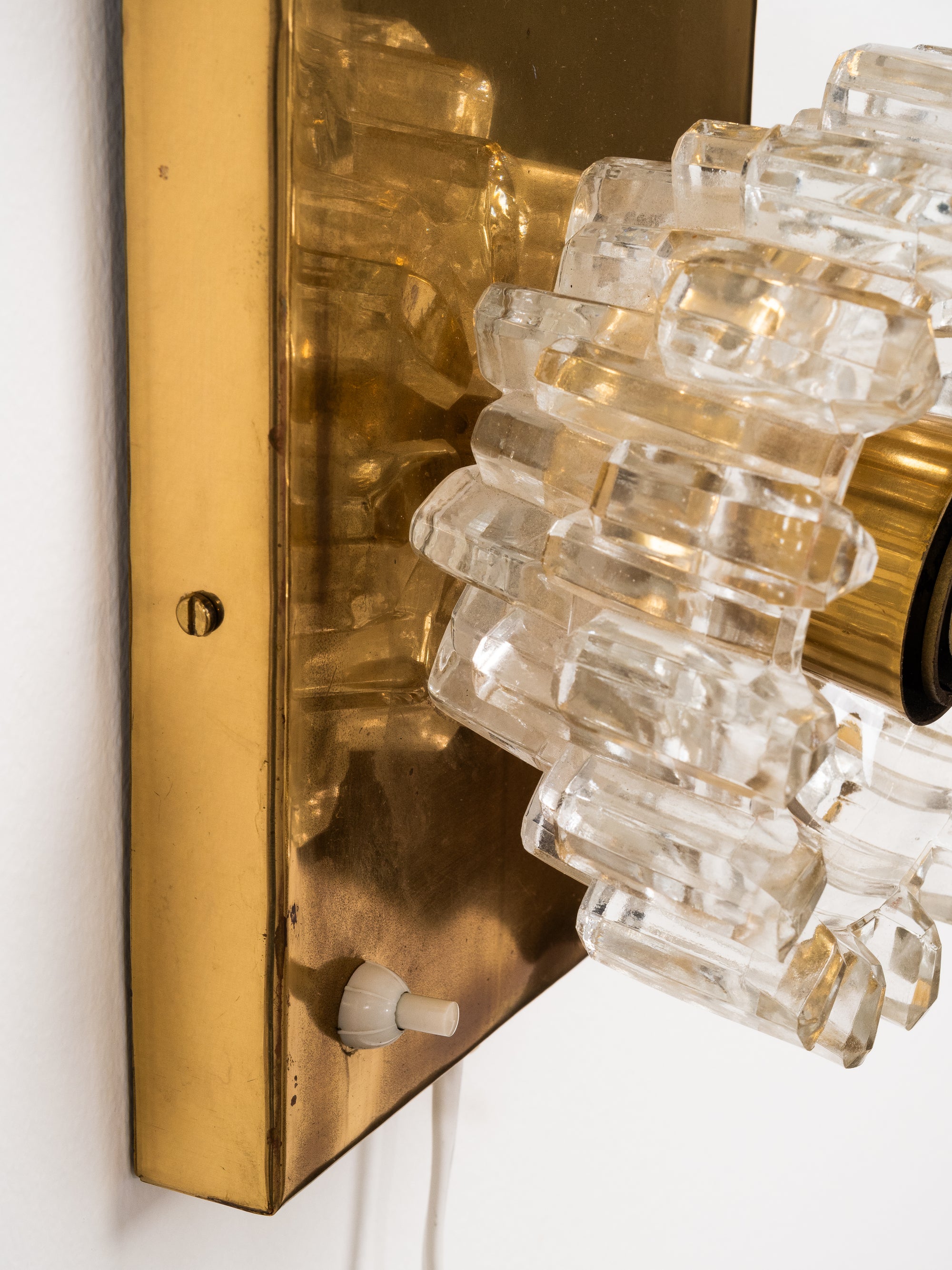 Model SV 60 Wall Light in Brass and Glass by Hyval, Finland, 1960s